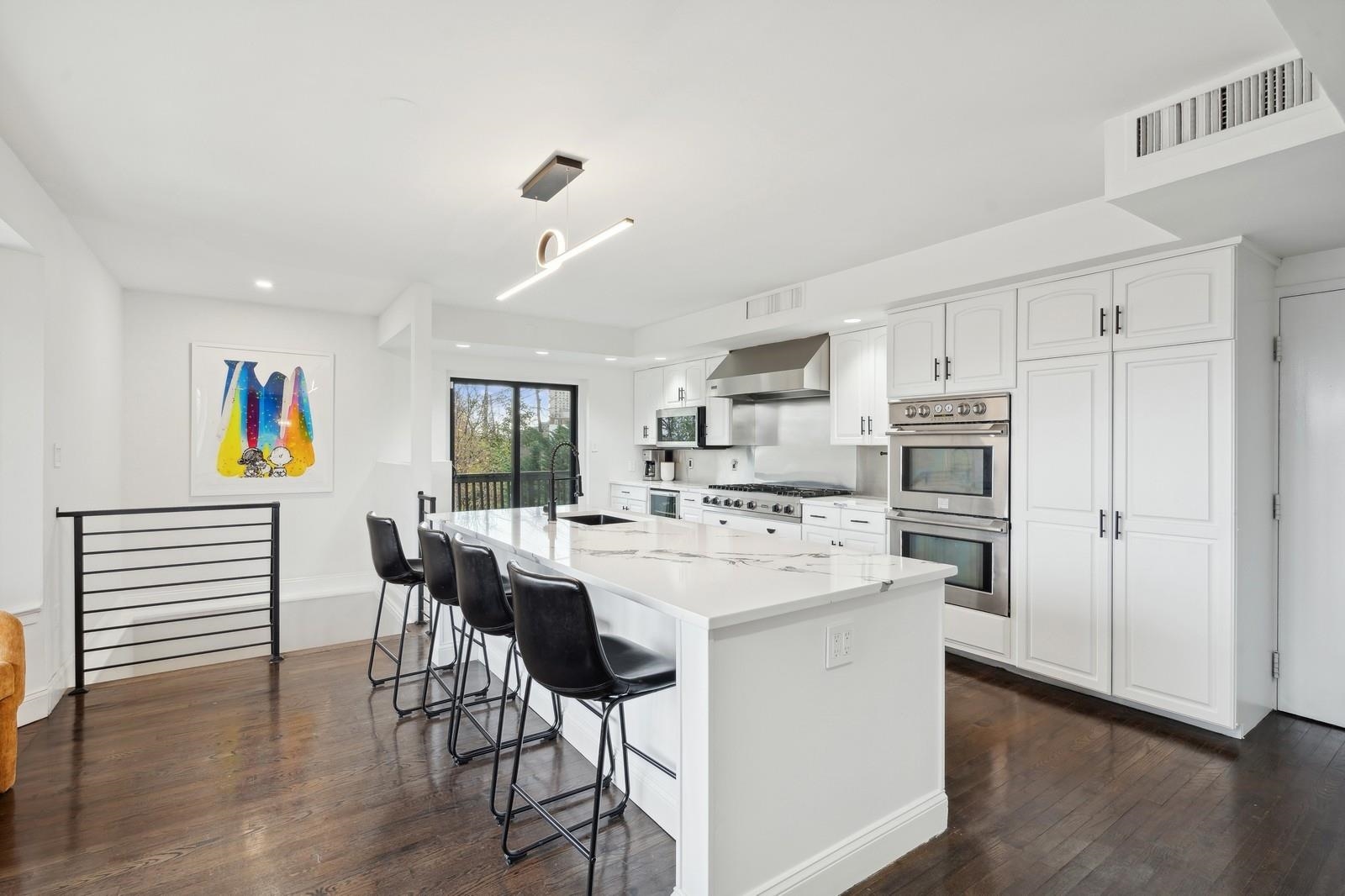 76 HACKENSACK PLANK RD