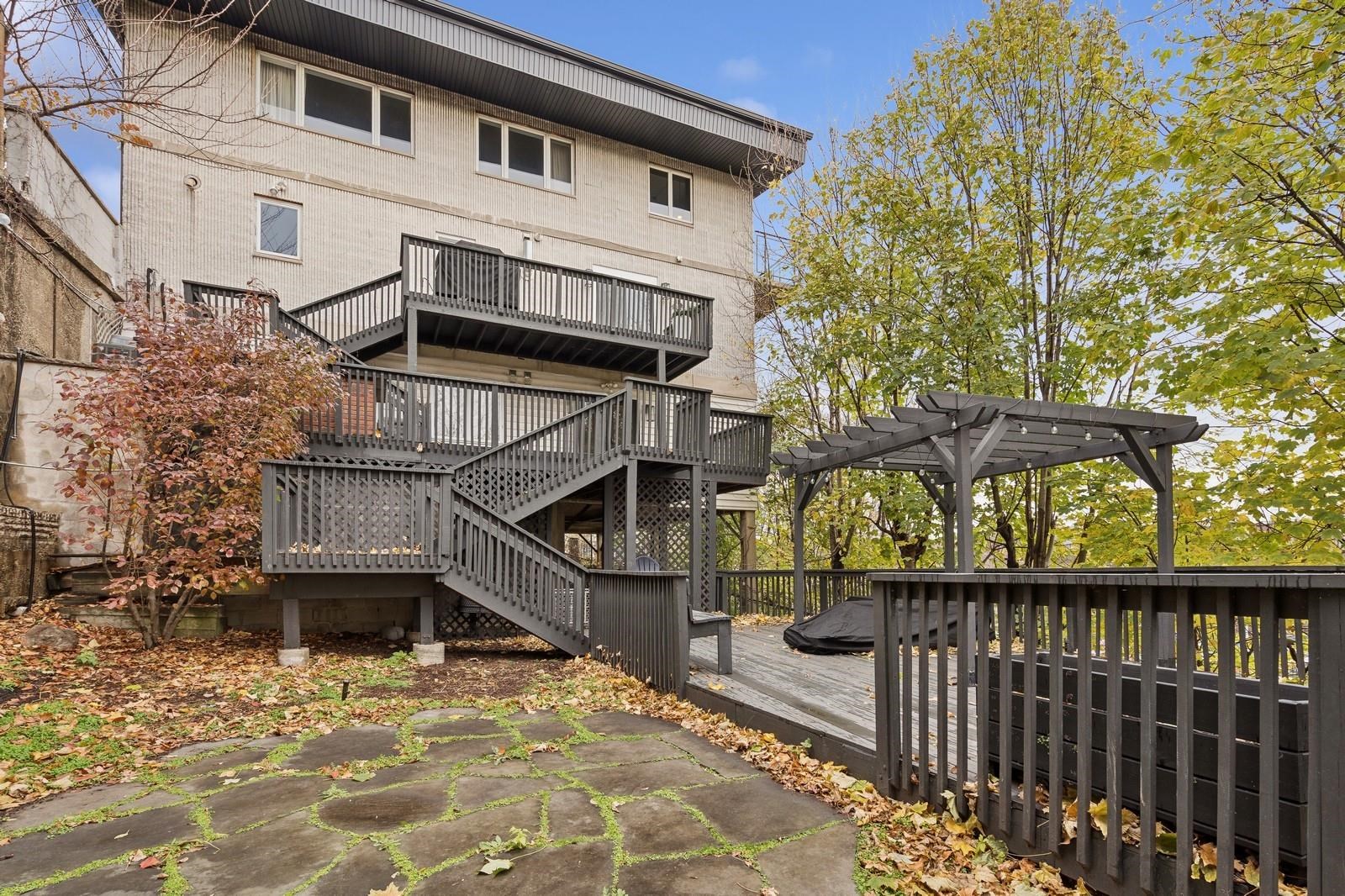 76 HACKENSACK PLANK RD