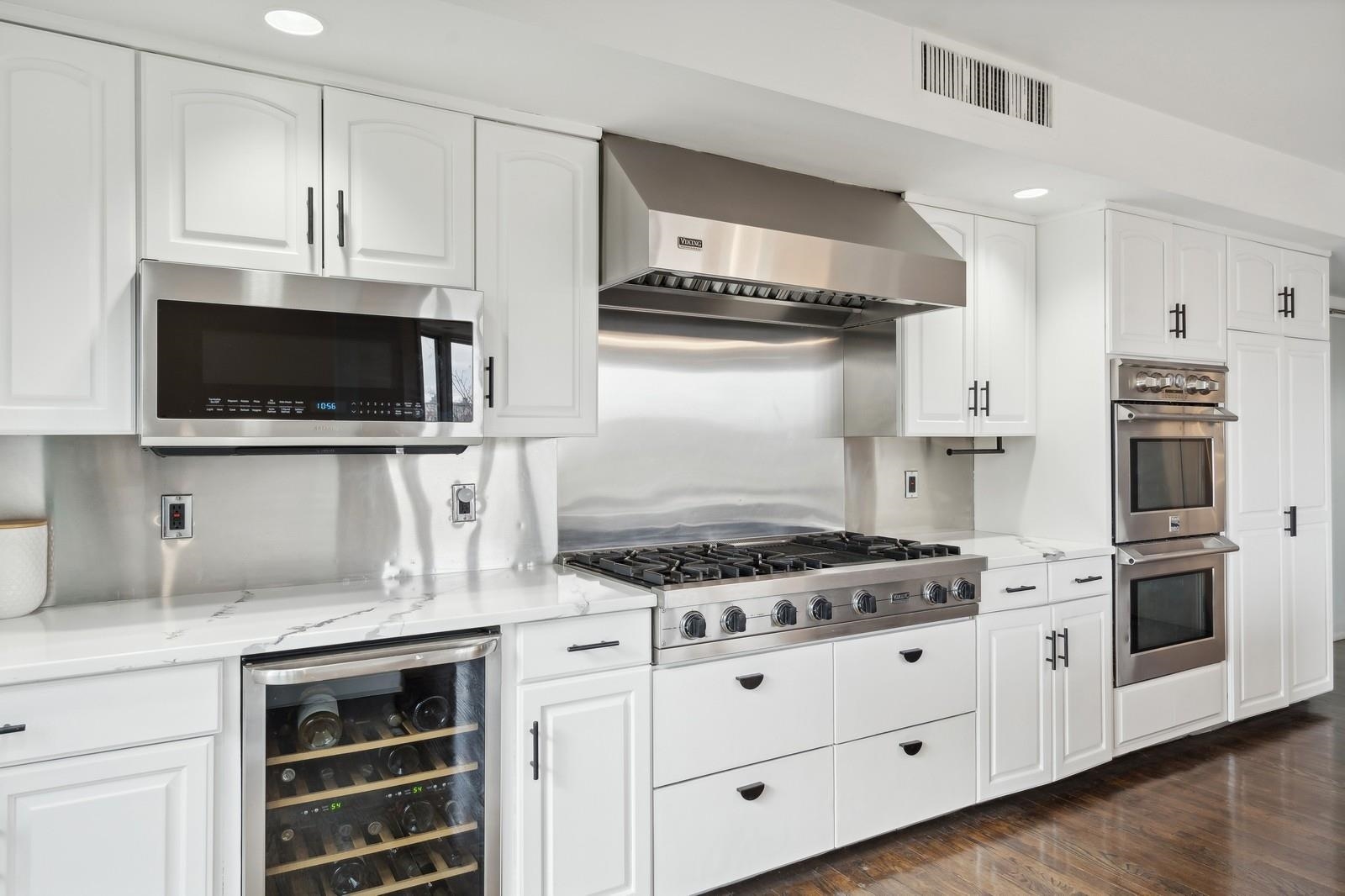 76 HACKENSACK PLANK RD
