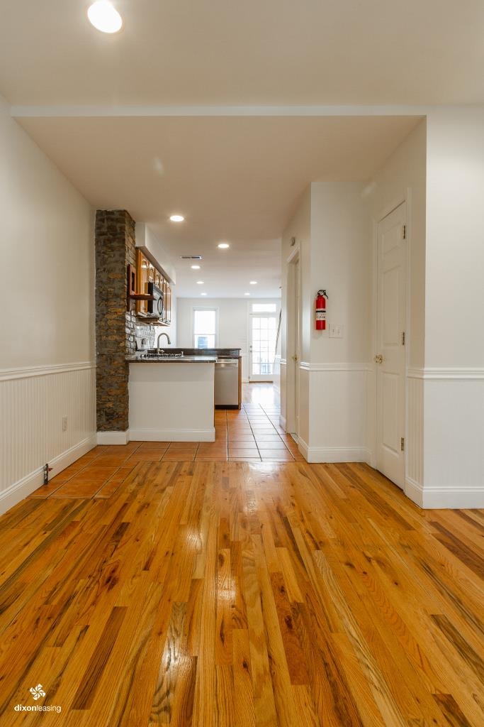 215 5TH ST