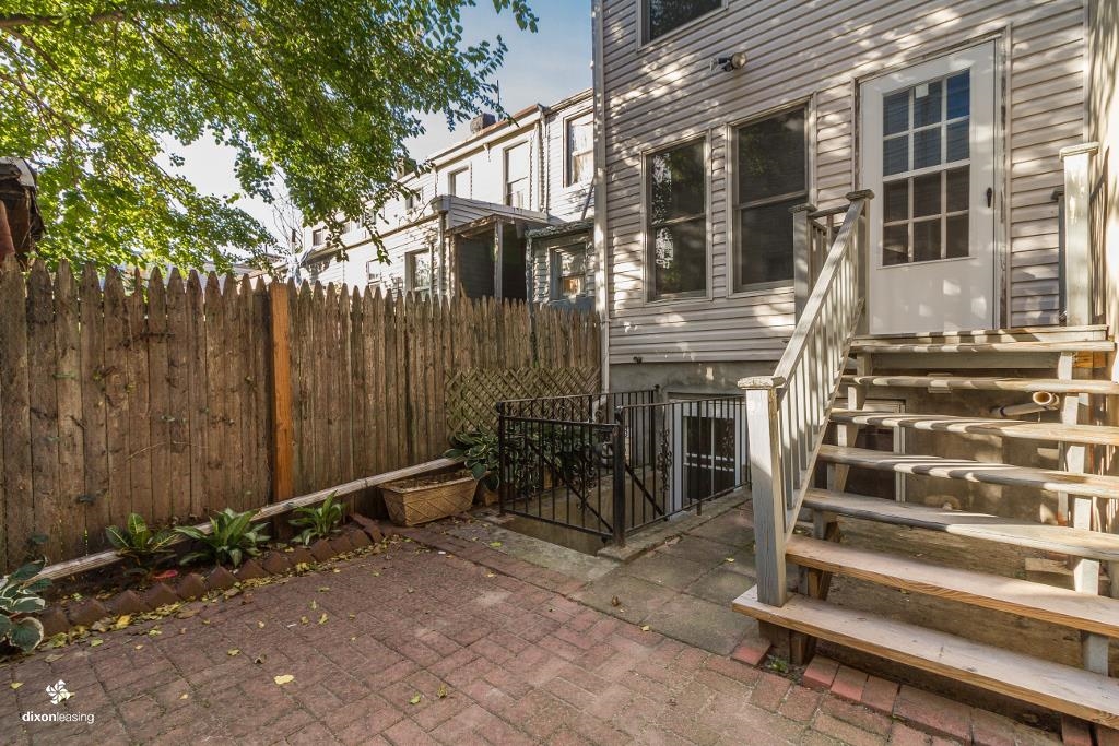 215 5TH ST