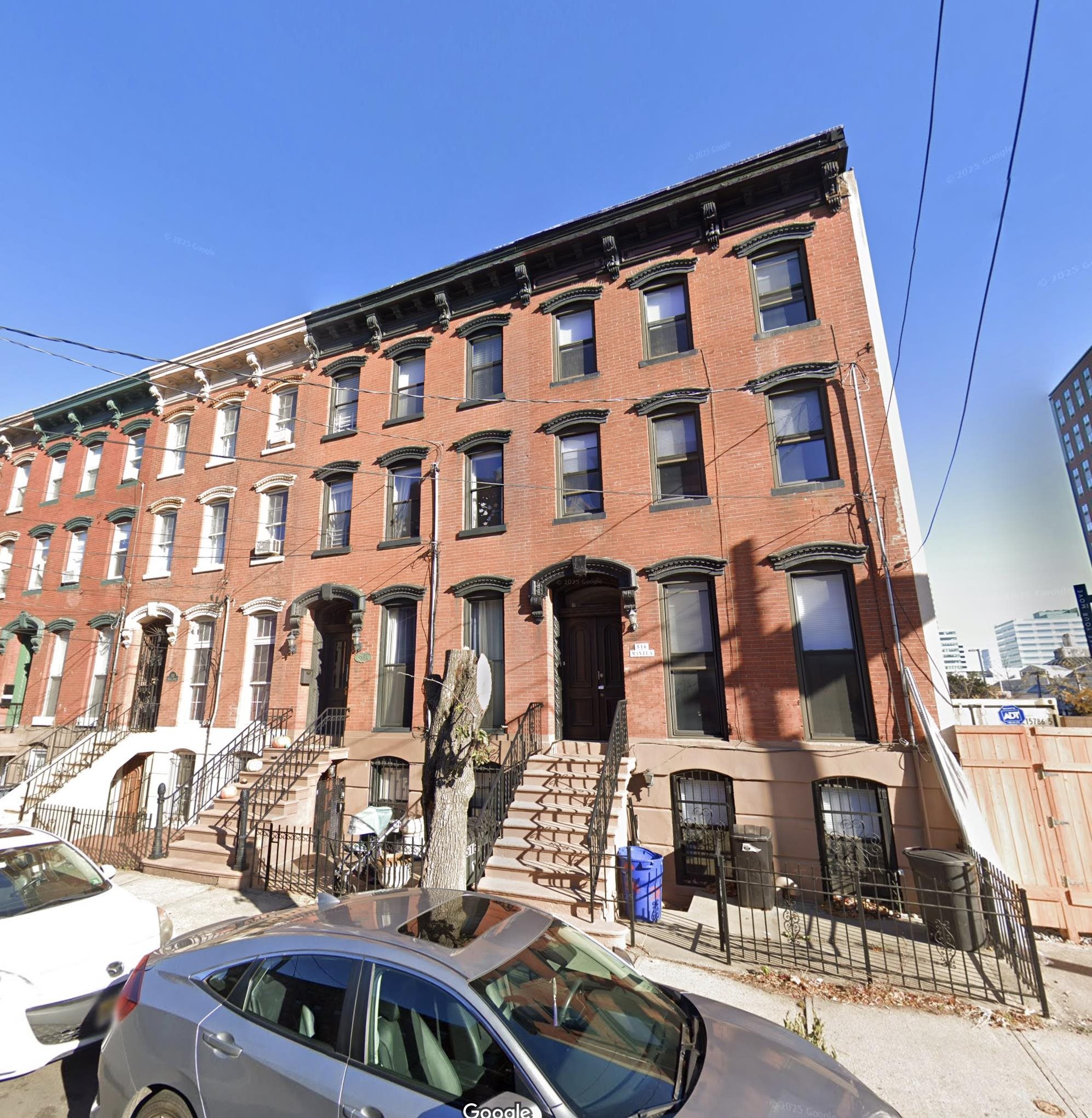 516 MANILA AVE