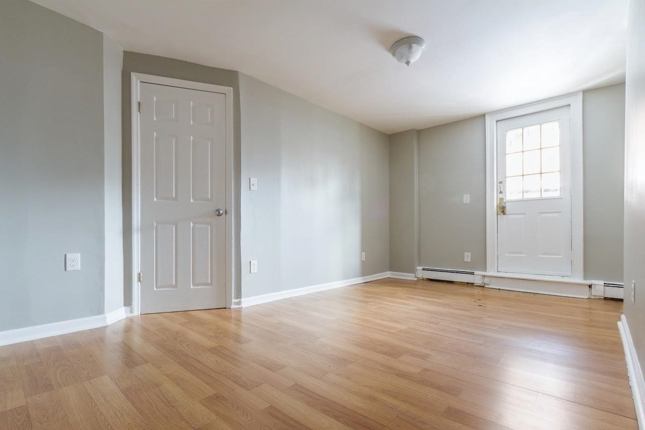516 MANILA AVE