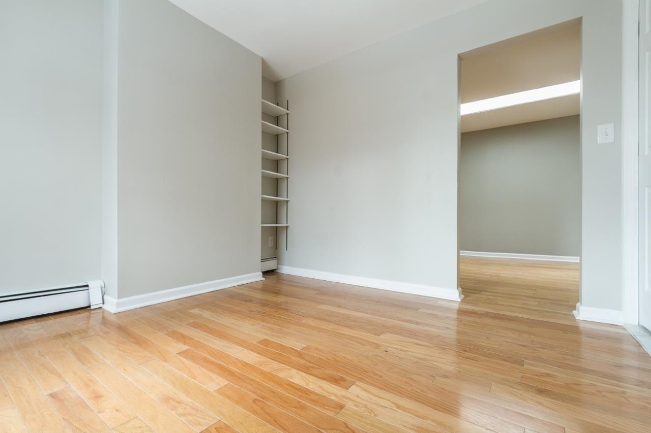516 MANILA AVE
