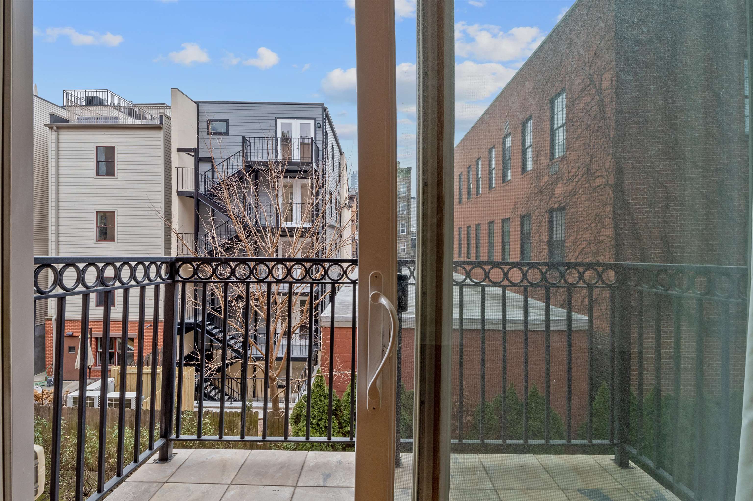 231 1ST ST Unit: 2G