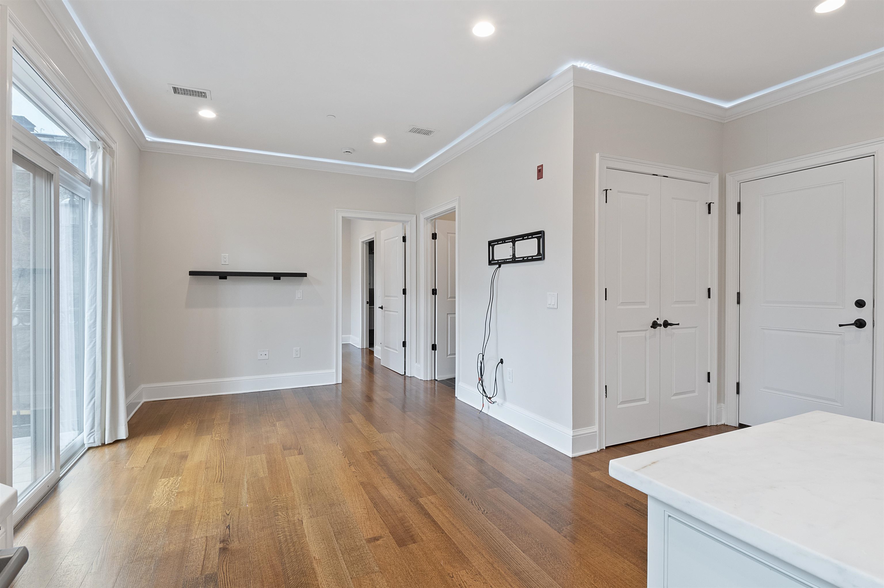 231 1ST ST Unit: 2G
