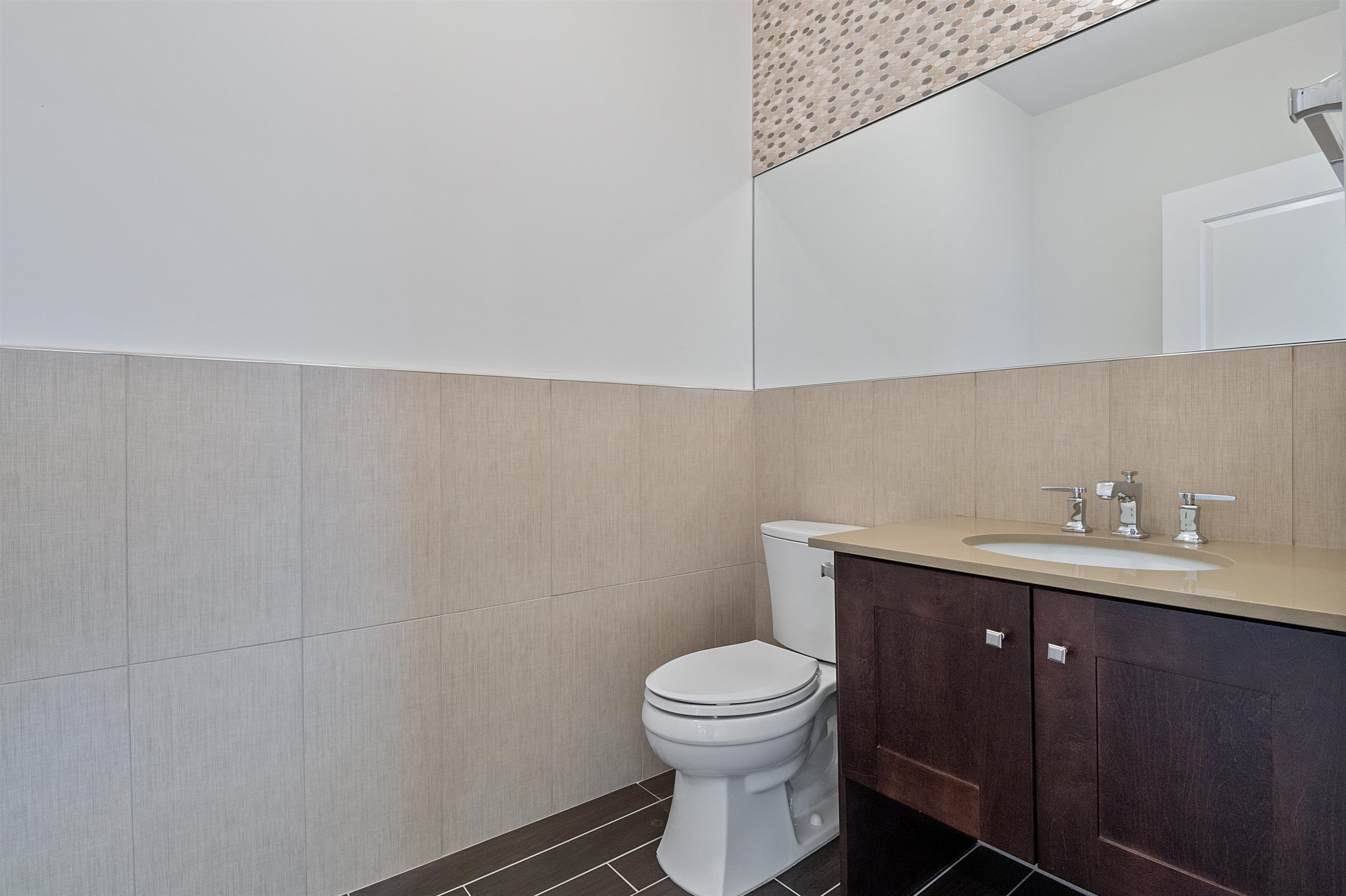 231 1ST ST Unit: 2G