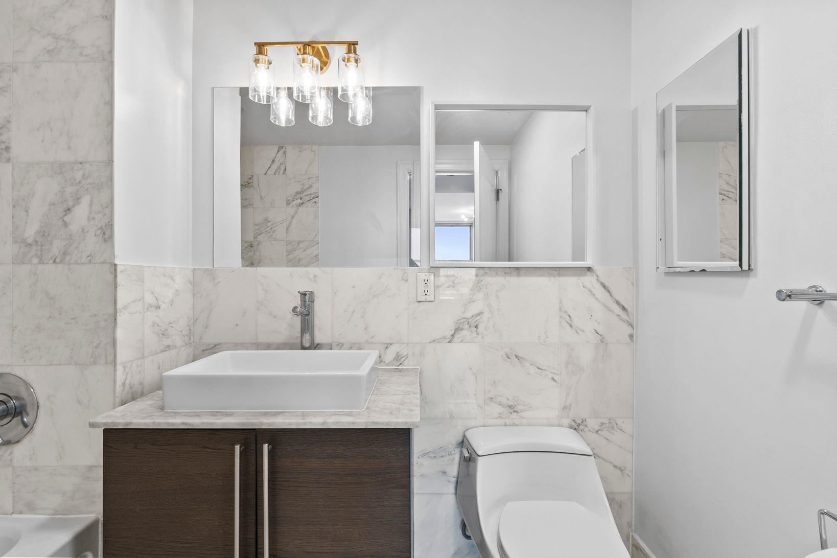 10 REGENT ST Unit: 606