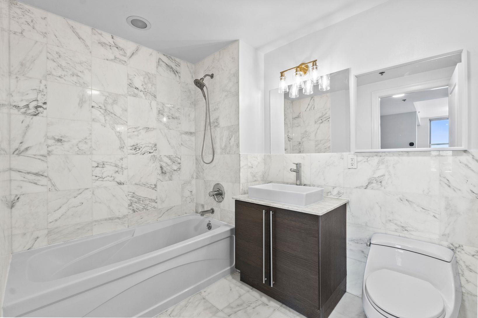 10 REGENT ST Unit: 606