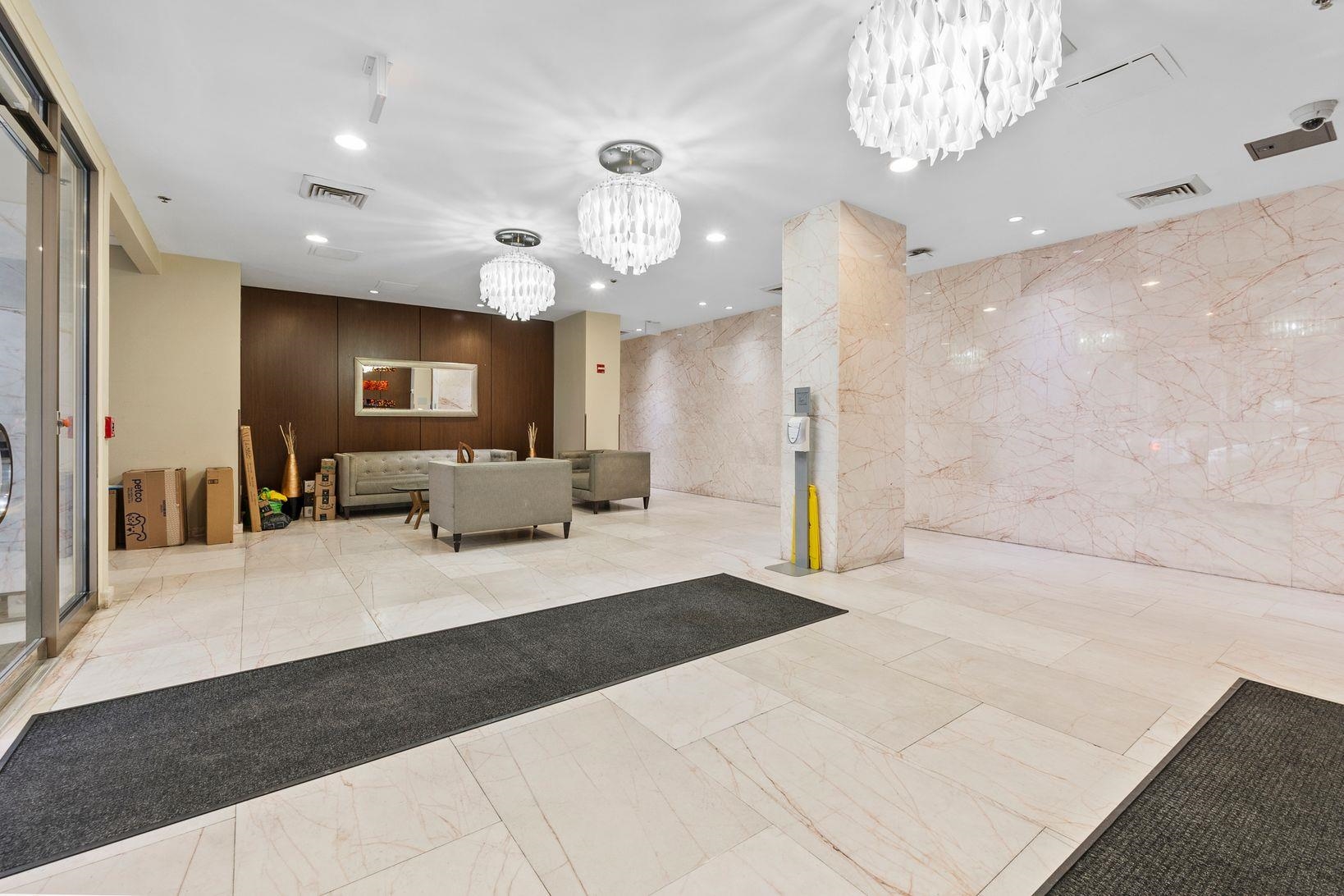 10 REGENT ST Unit: 606