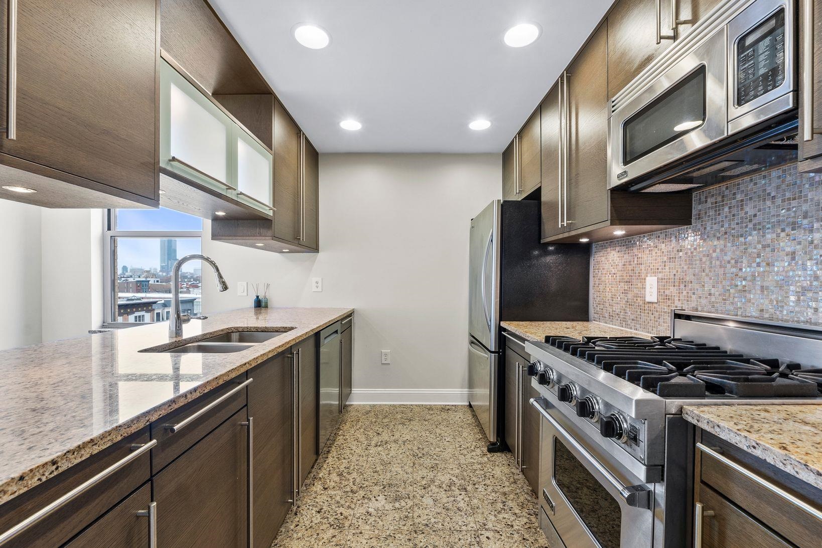 10 REGENT ST Unit: 606