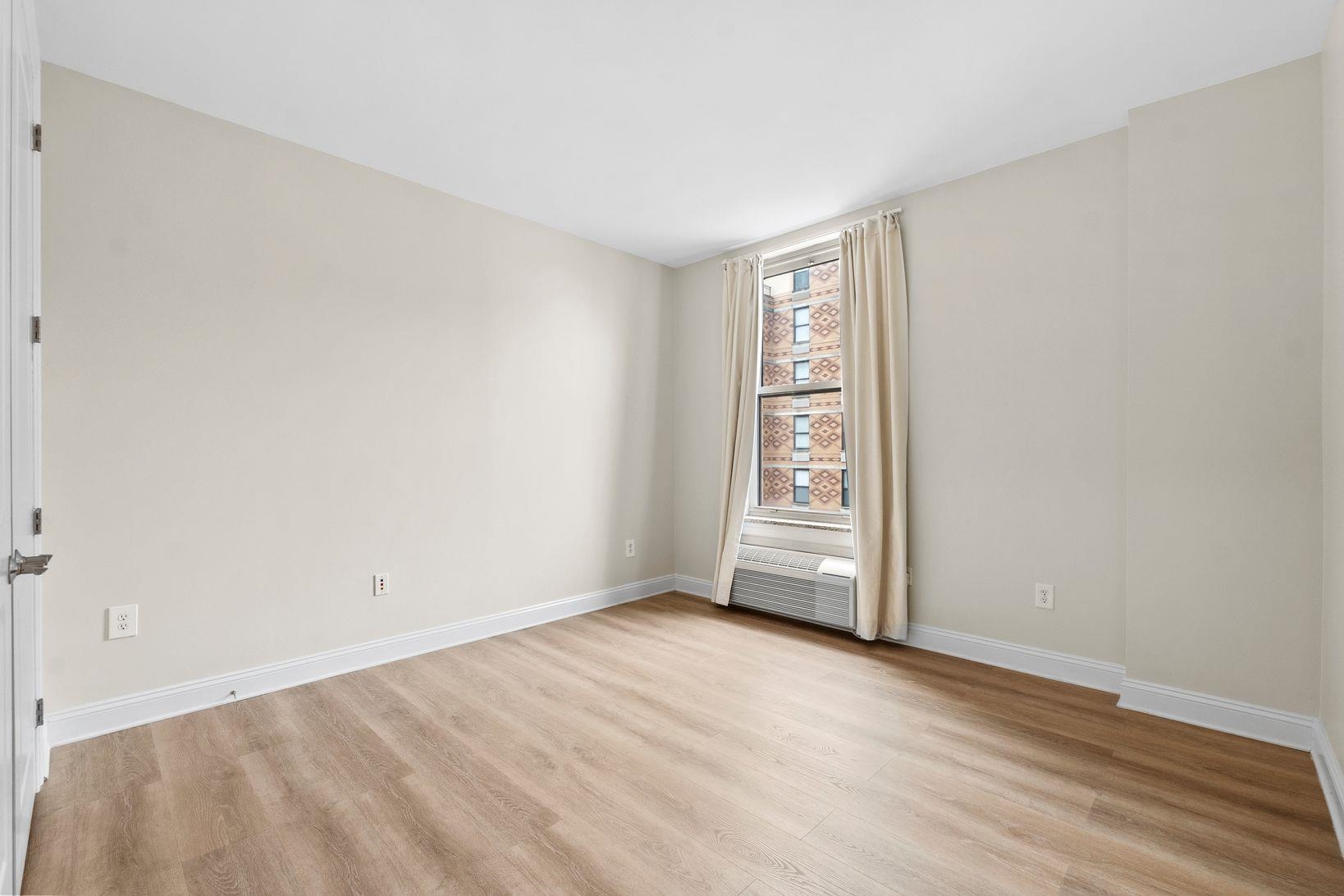 10 REGENT ST Unit: 606