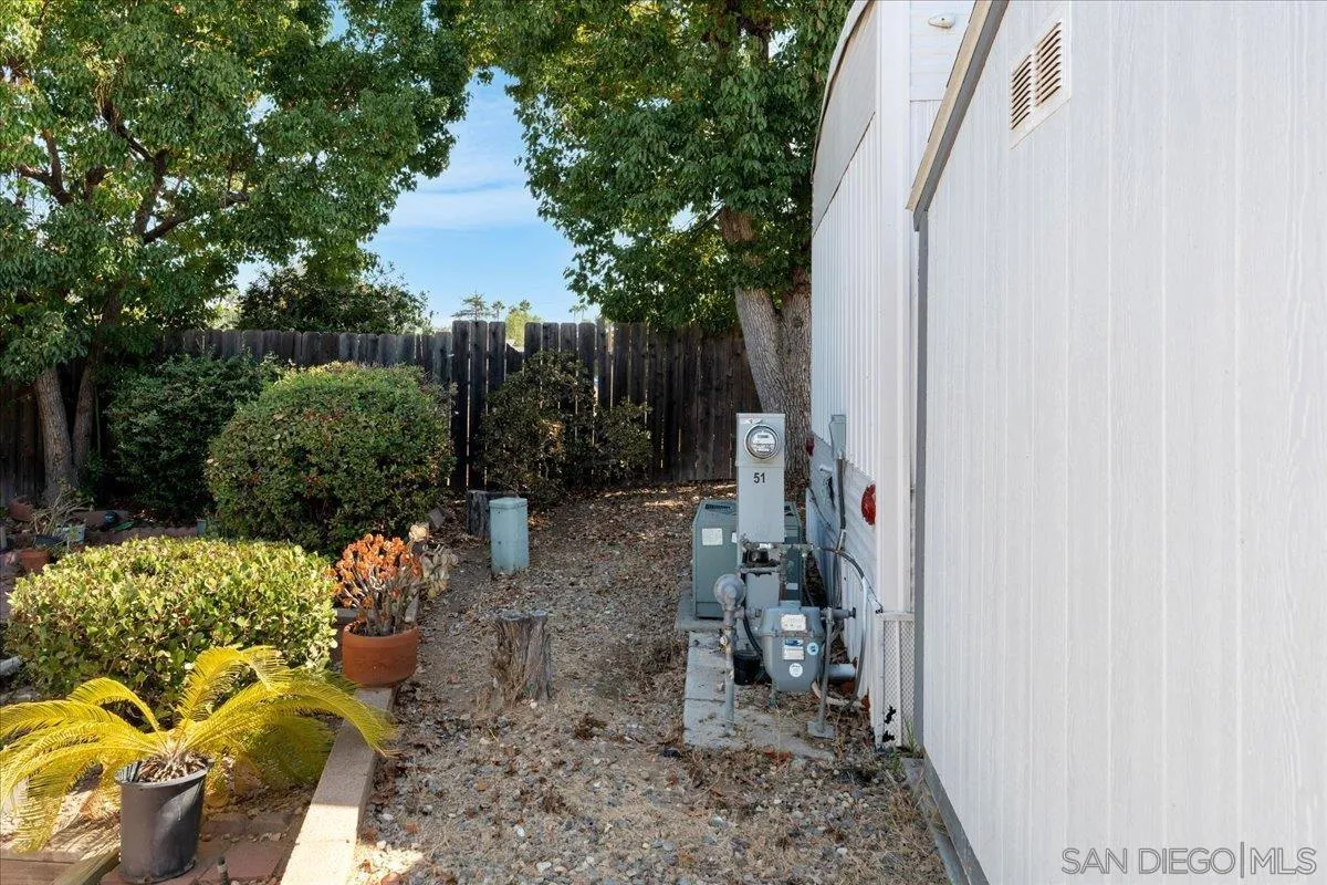 1285 E Washington Ave Unit 51