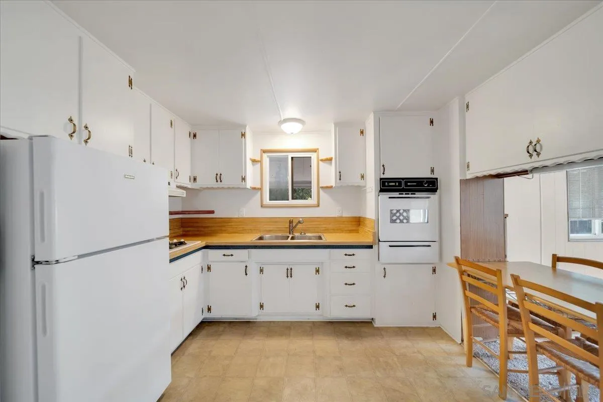 1285 E Washington Ave Unit 51