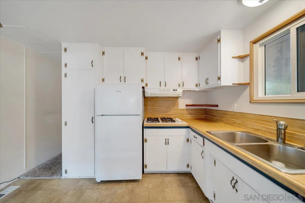1285 E Washington Ave Unit 51