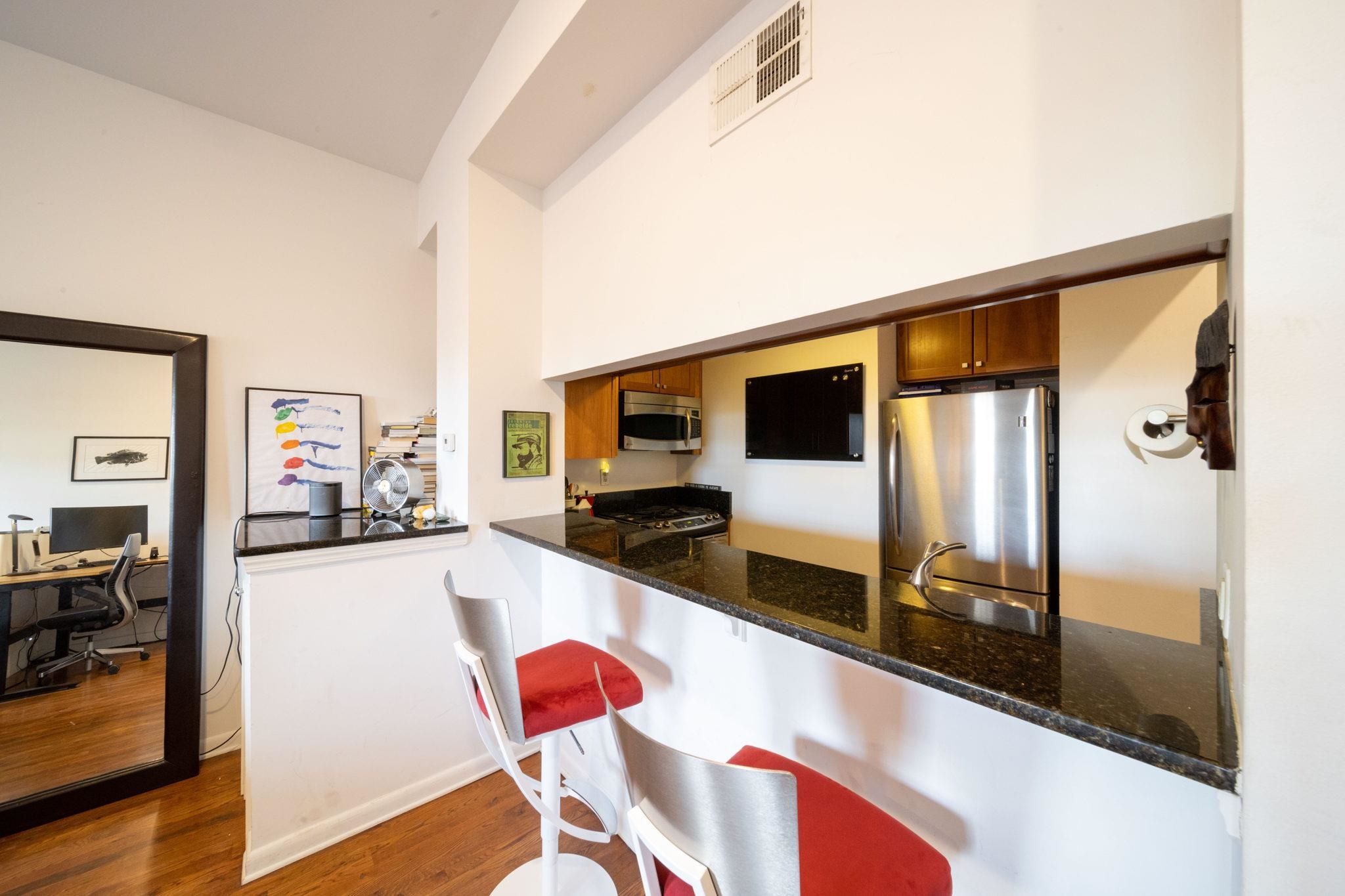 227 CHRISTOPHER COLUMBUS DR Unit: 314b