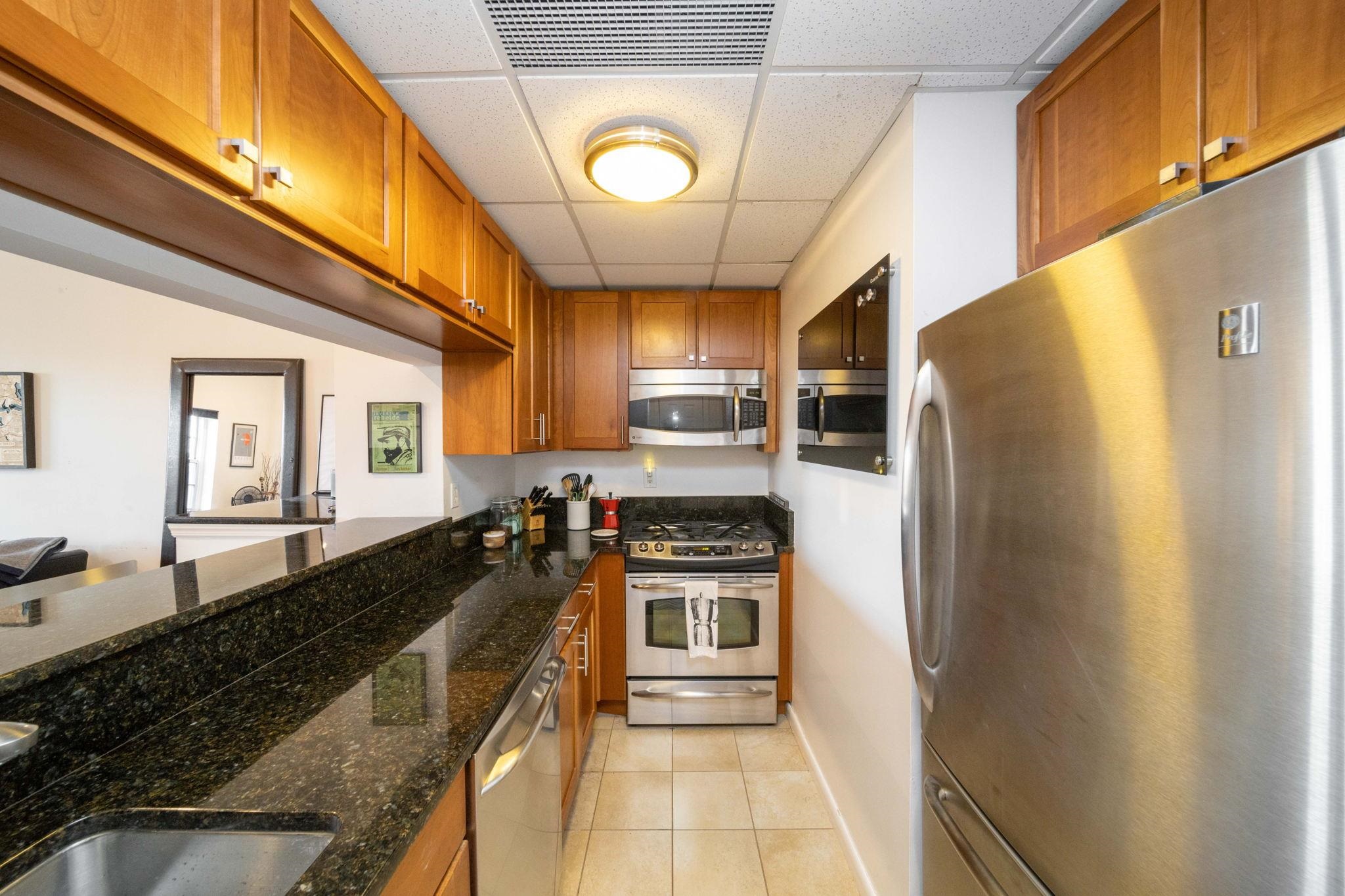 227 CHRISTOPHER COLUMBUS DR Unit: 314b