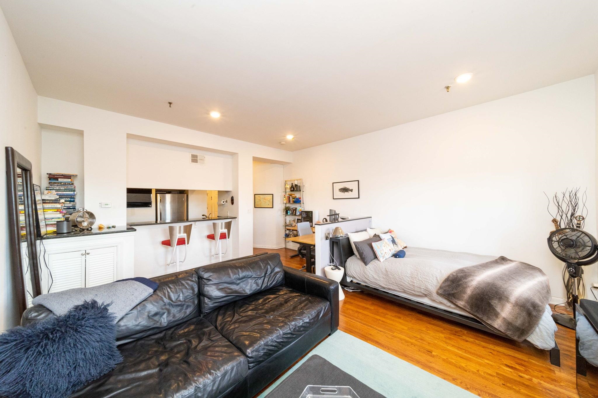 227 CHRISTOPHER COLUMBUS DR Unit: 314b