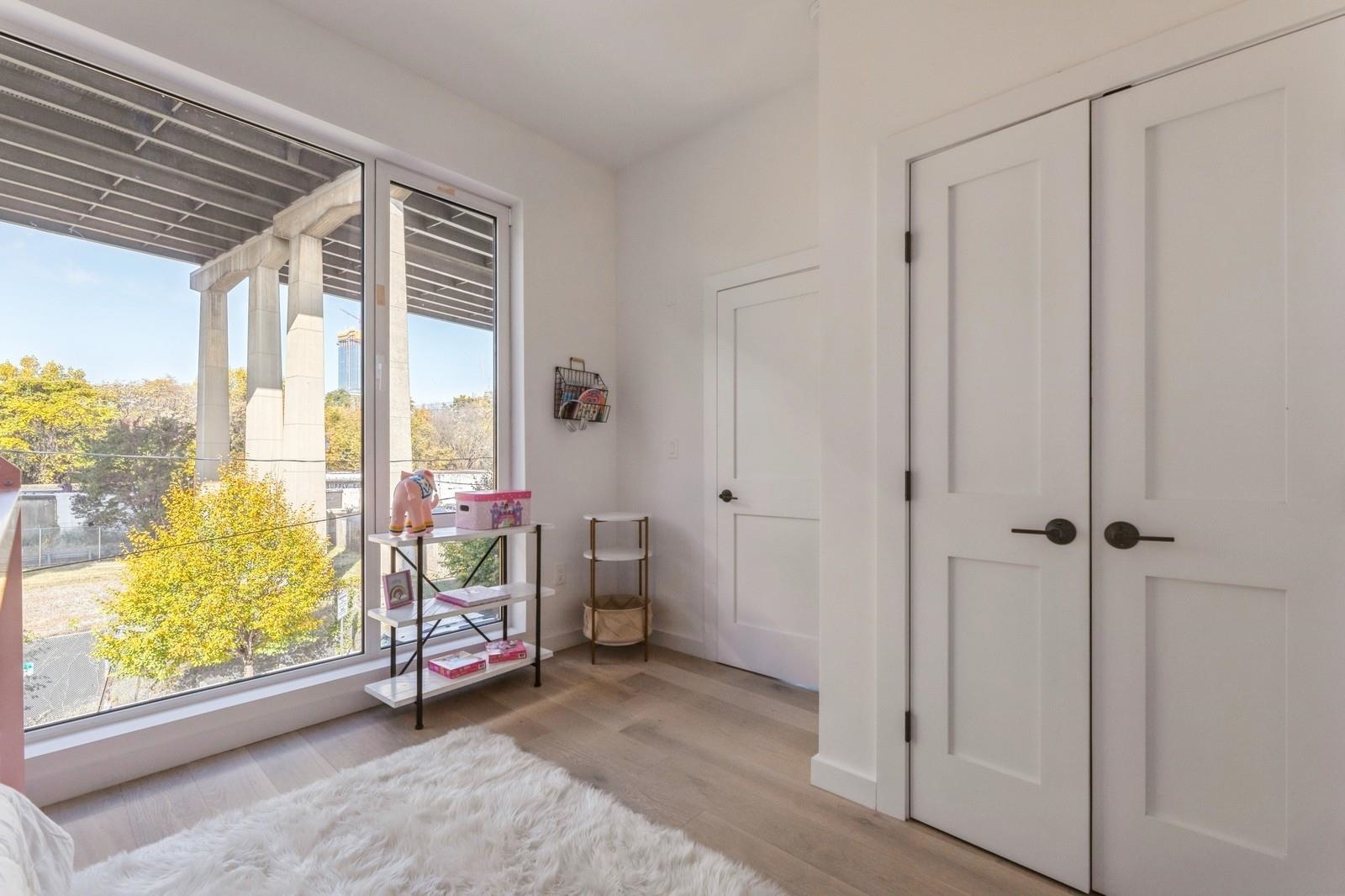 425 3RD ST Unit: 303