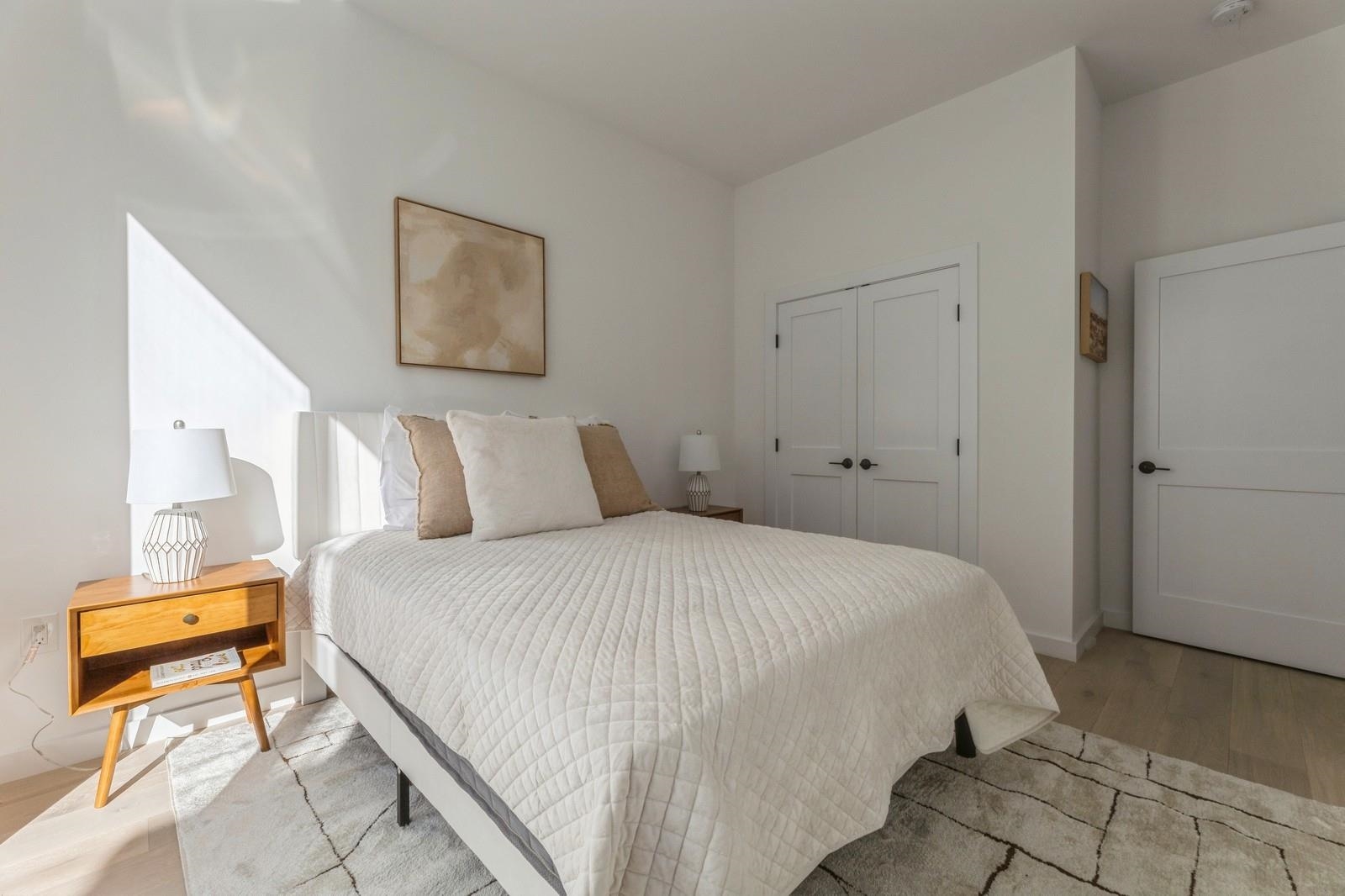 425 3RD ST Unit: 303