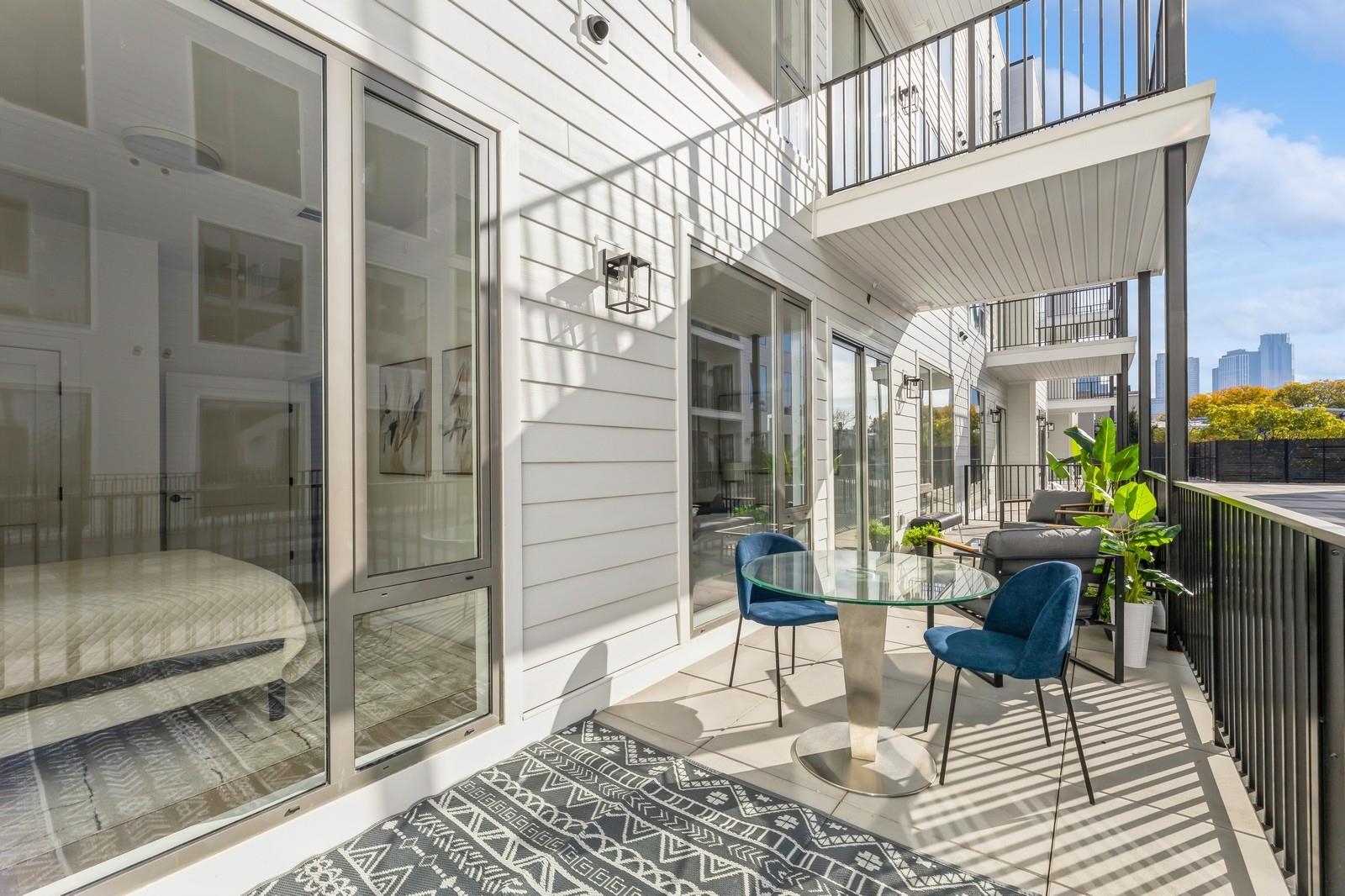 425 3RD ST Unit: 303