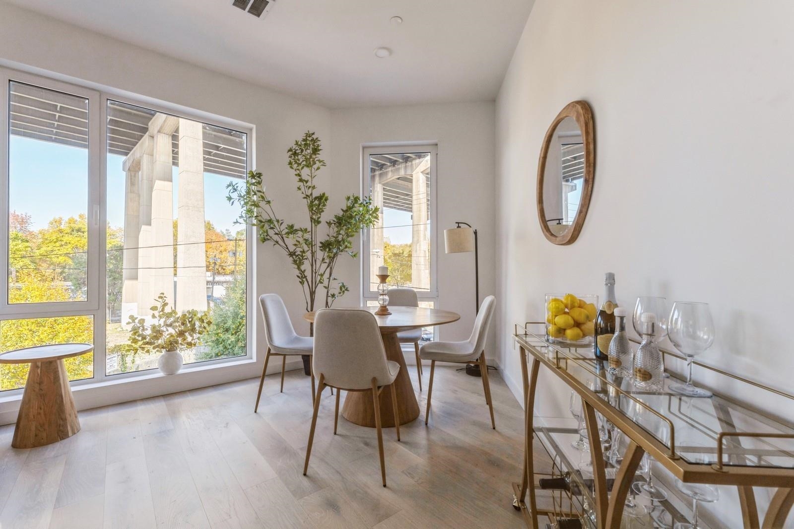 425 3RD ST Unit: 303