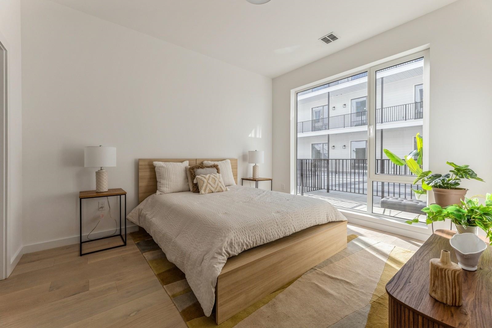 425 3RD ST Unit: 303