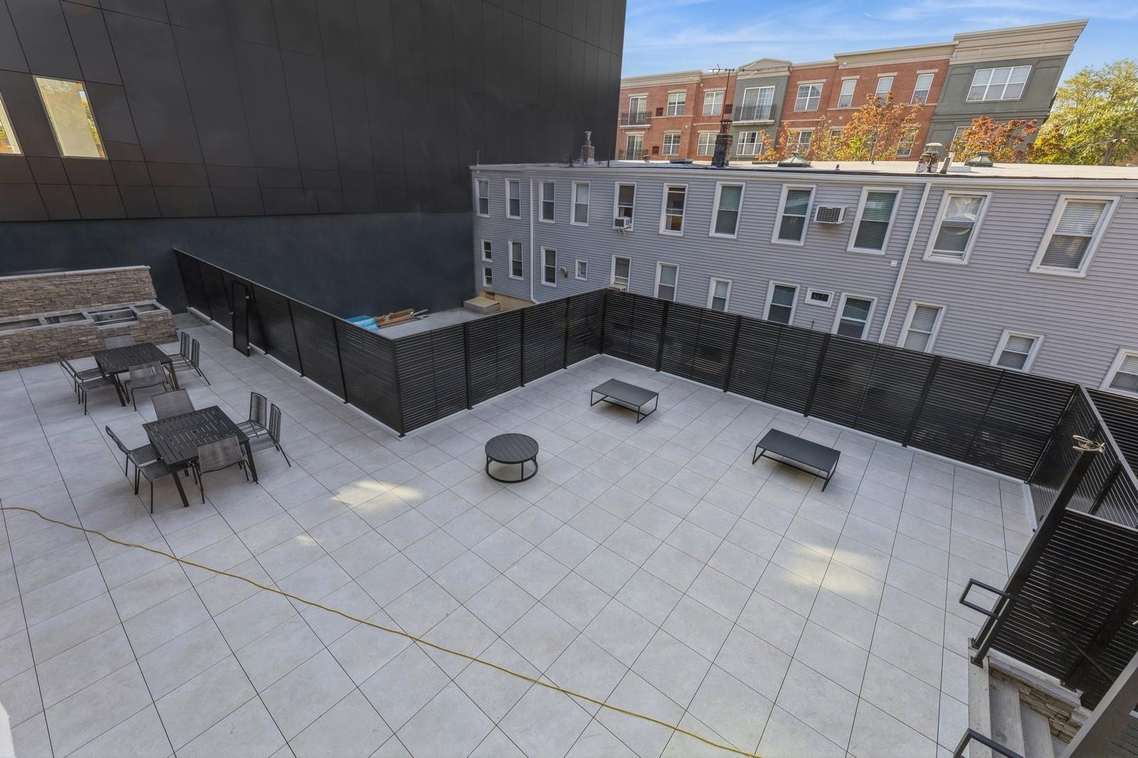 425 3RD ST Unit: 303