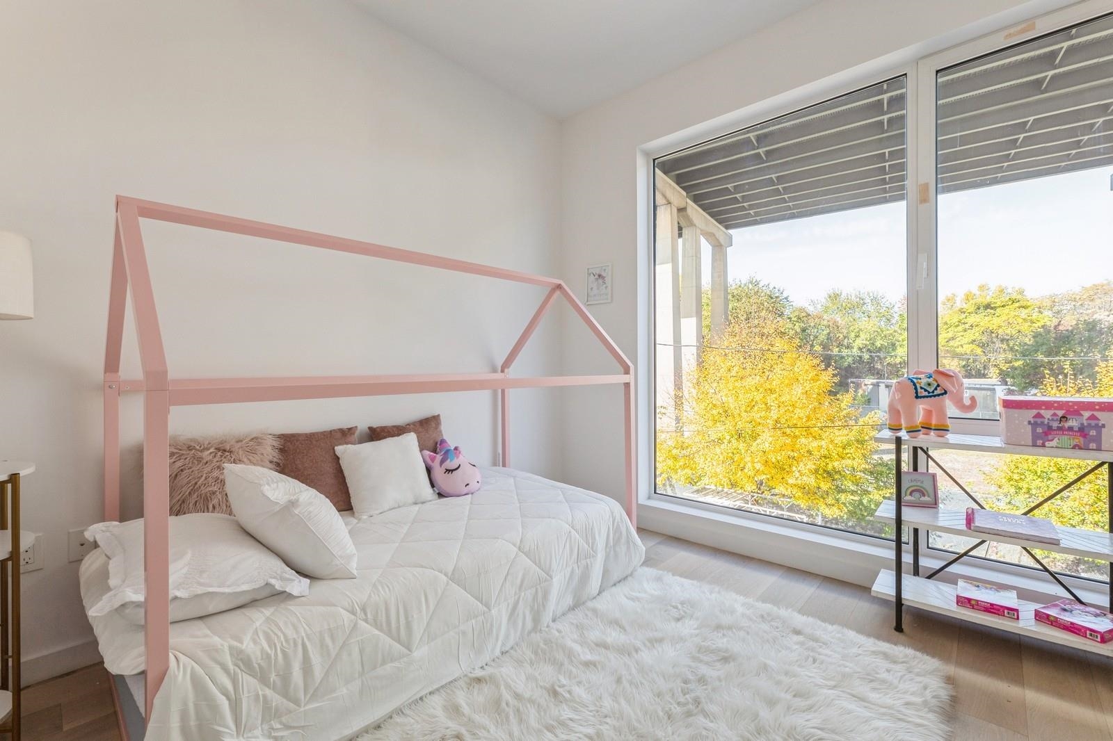 425 3RD ST Unit: 303