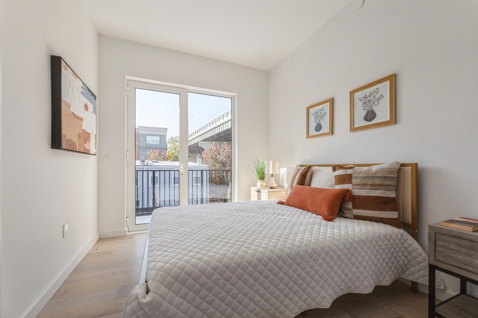 425 3RD ST Unit: 303