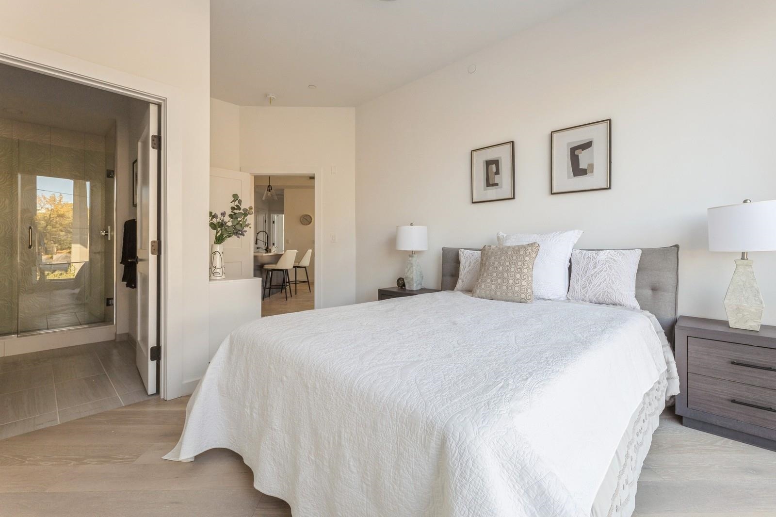 425 3RD ST Unit: 303