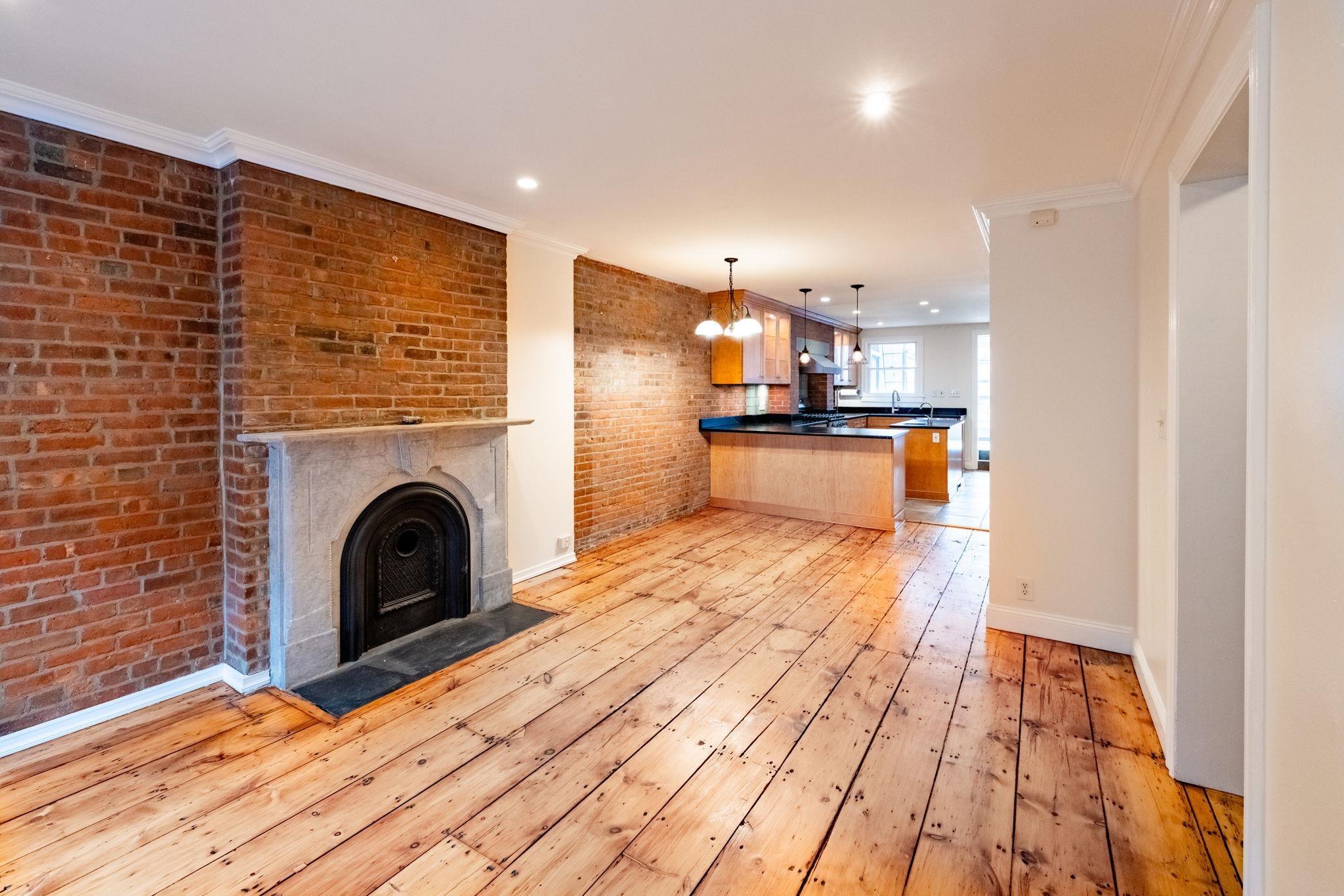 126 WAYNE ST Unit: 1