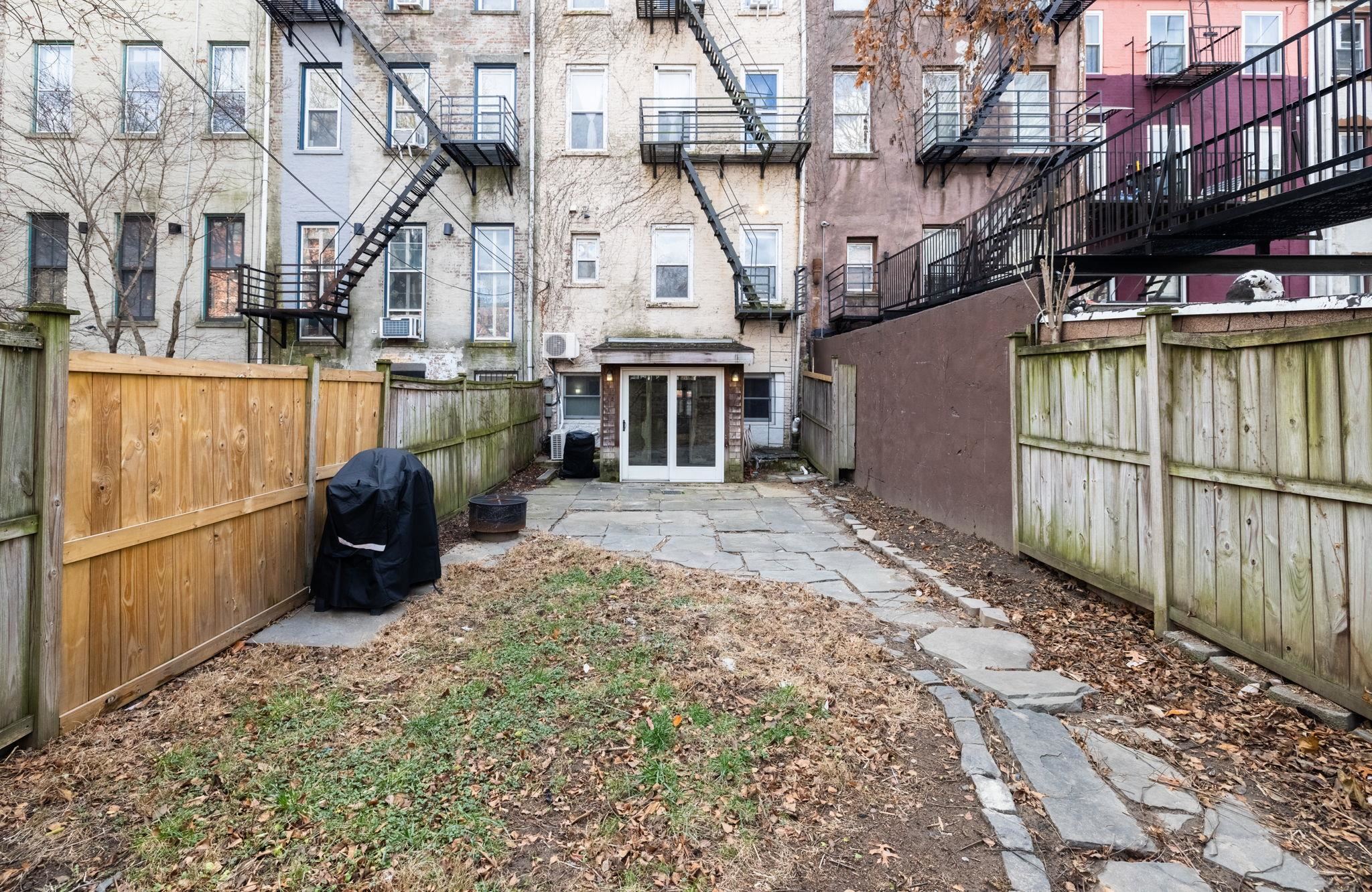 126 WAYNE ST Unit: 1