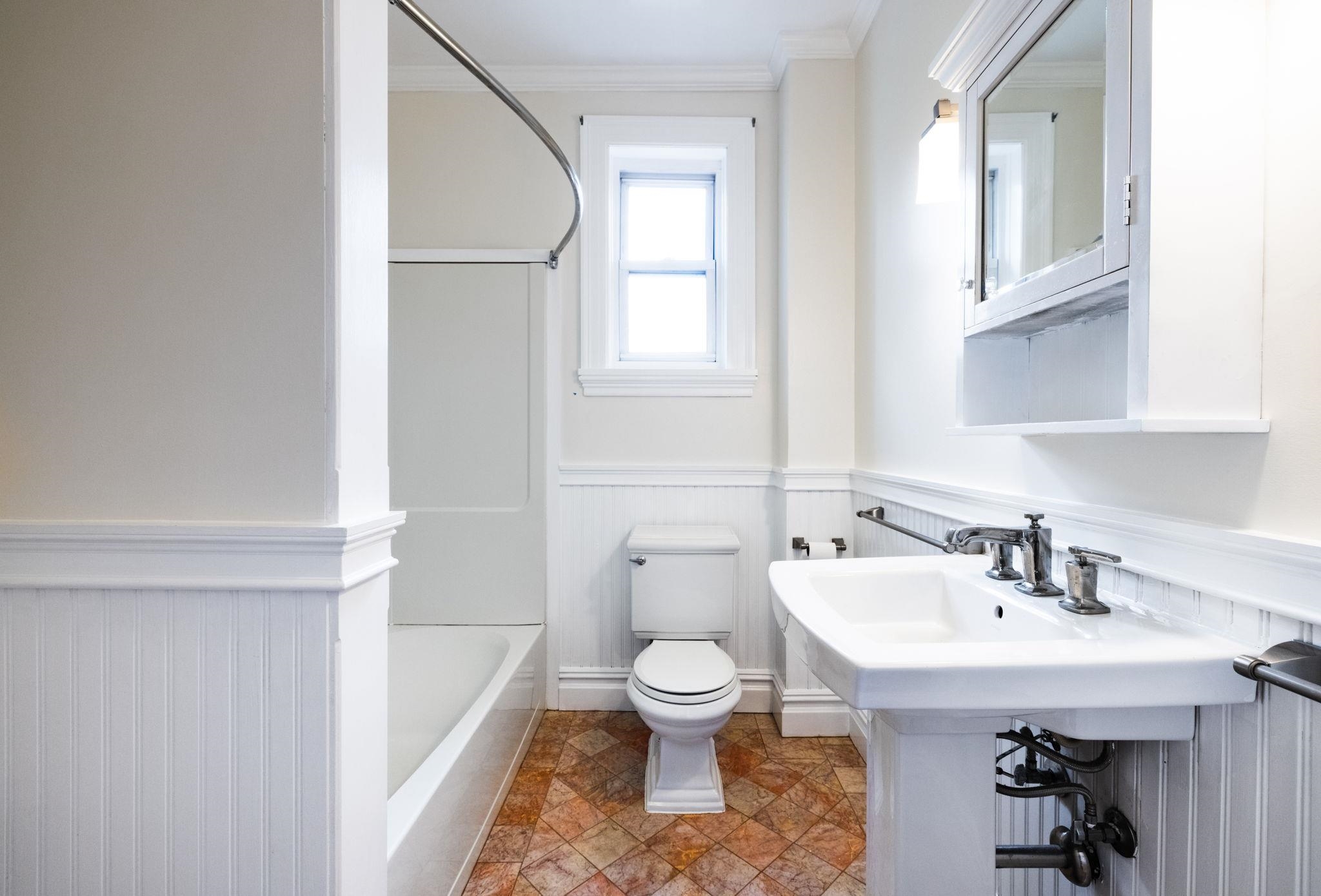 126 WAYNE ST Unit: 1
