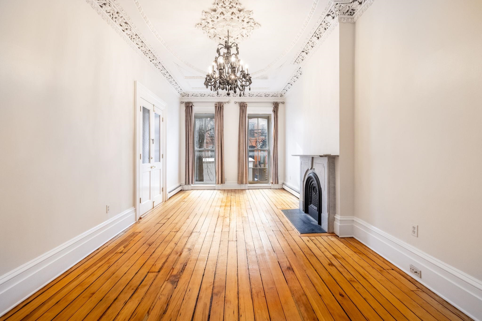 126 WAYNE ST Unit: 1