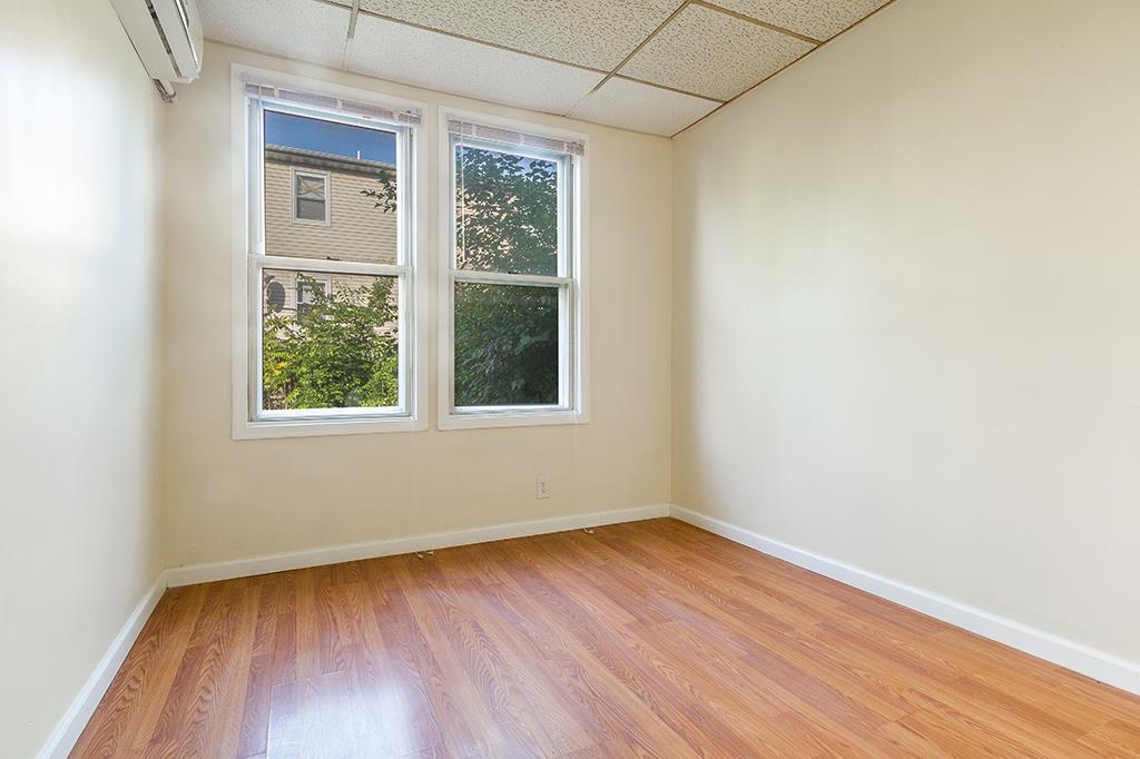 282 NEPTUNE AVE