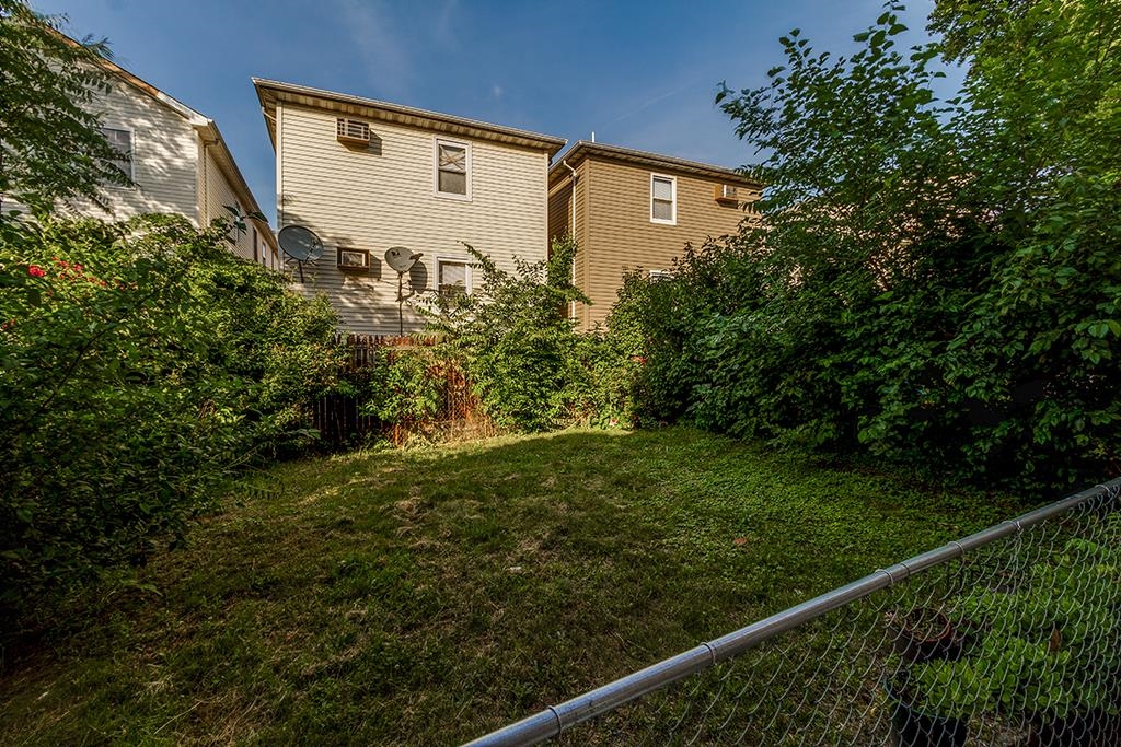282 NEPTUNE AVE