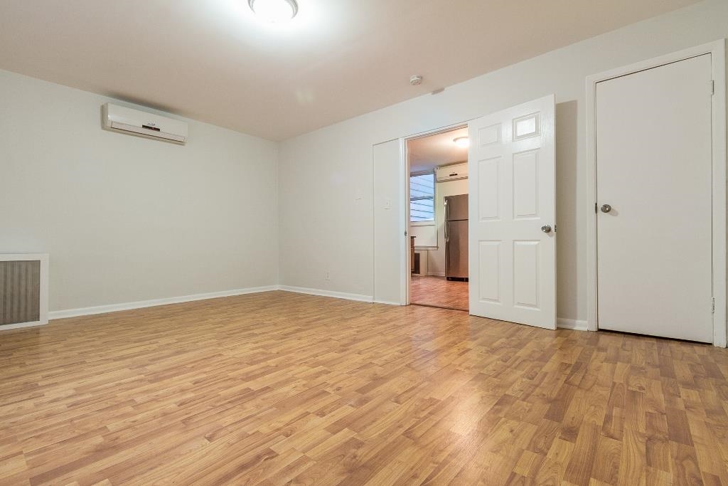 282 NEPTUNE AVE