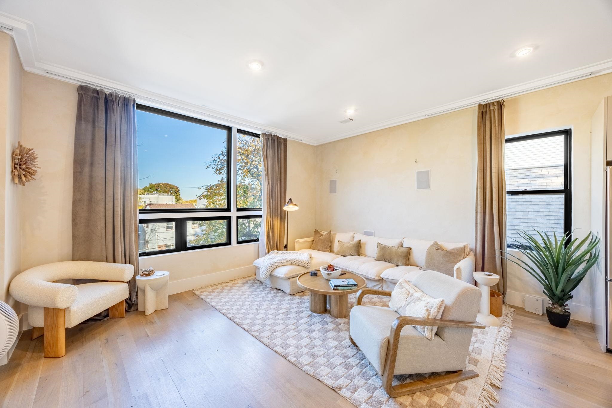 25 WAVERLY ST Unit: 2