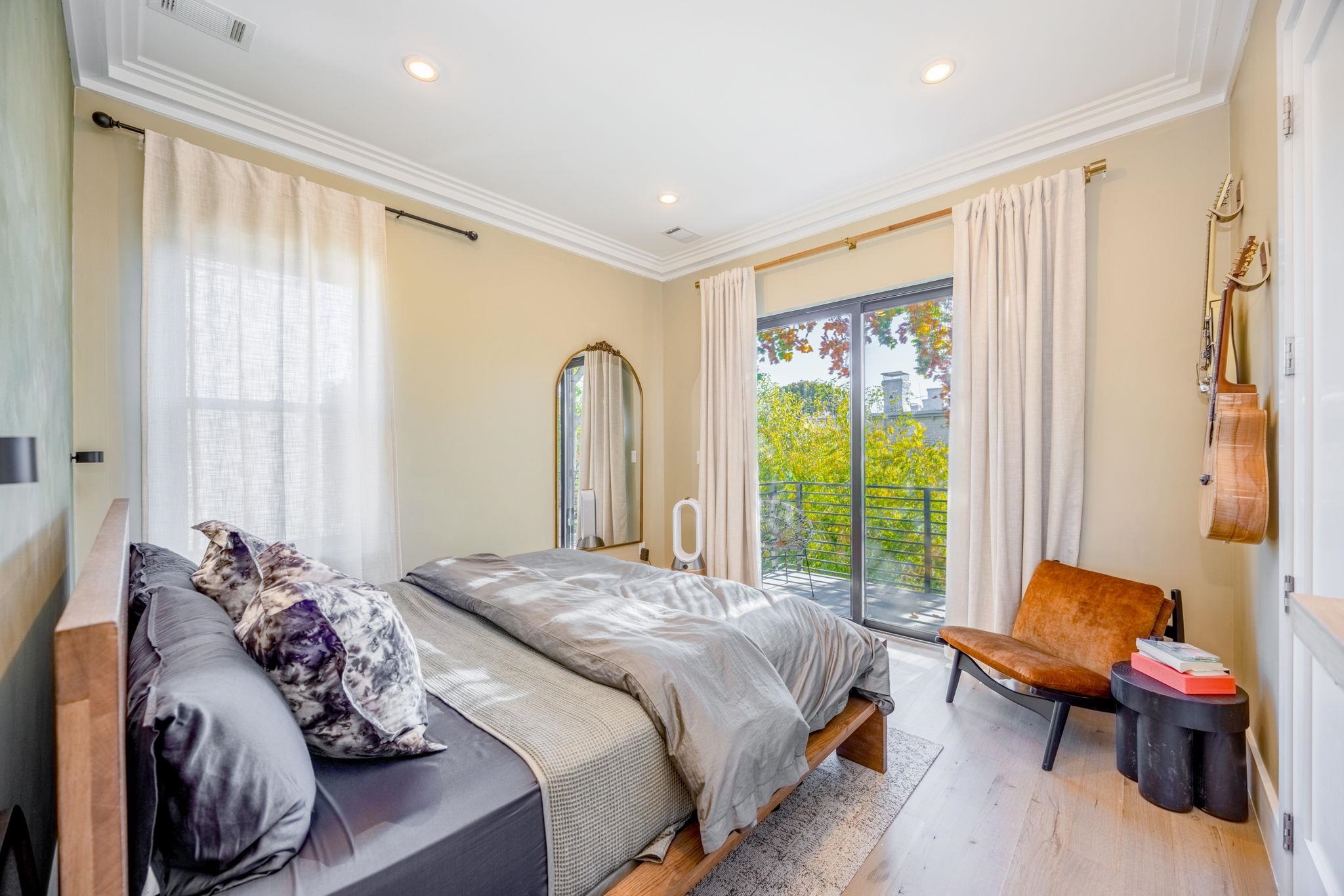 25 WAVERLY ST Unit: 2