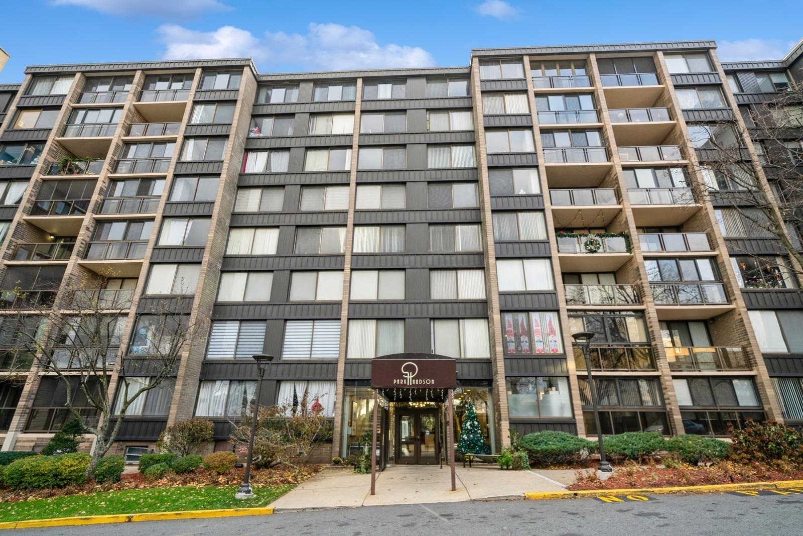 9060 PALISADE AVE Unit: 515