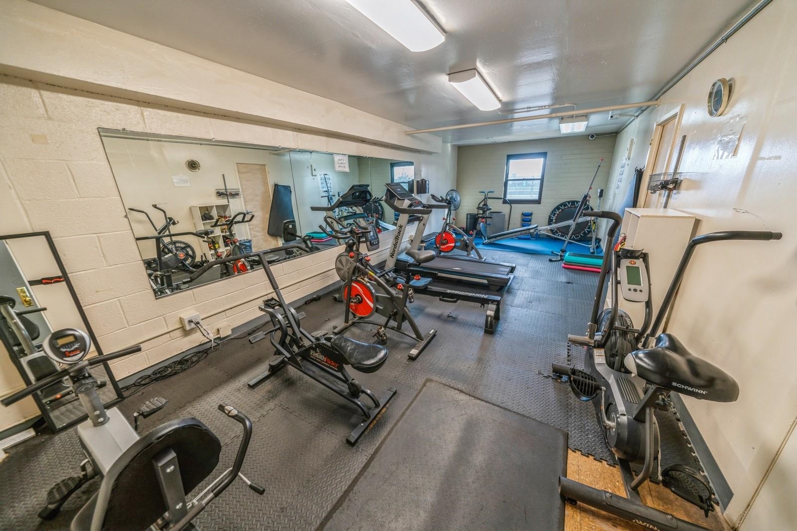 9060 PALISADE AVE Unit: 515