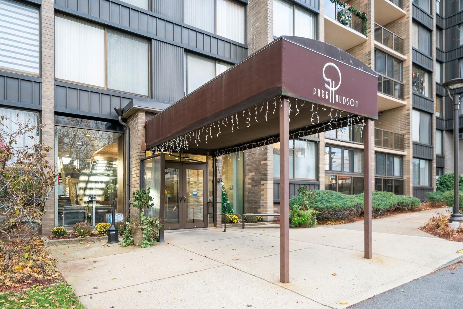 9060 PALISADE AVE Unit: 515