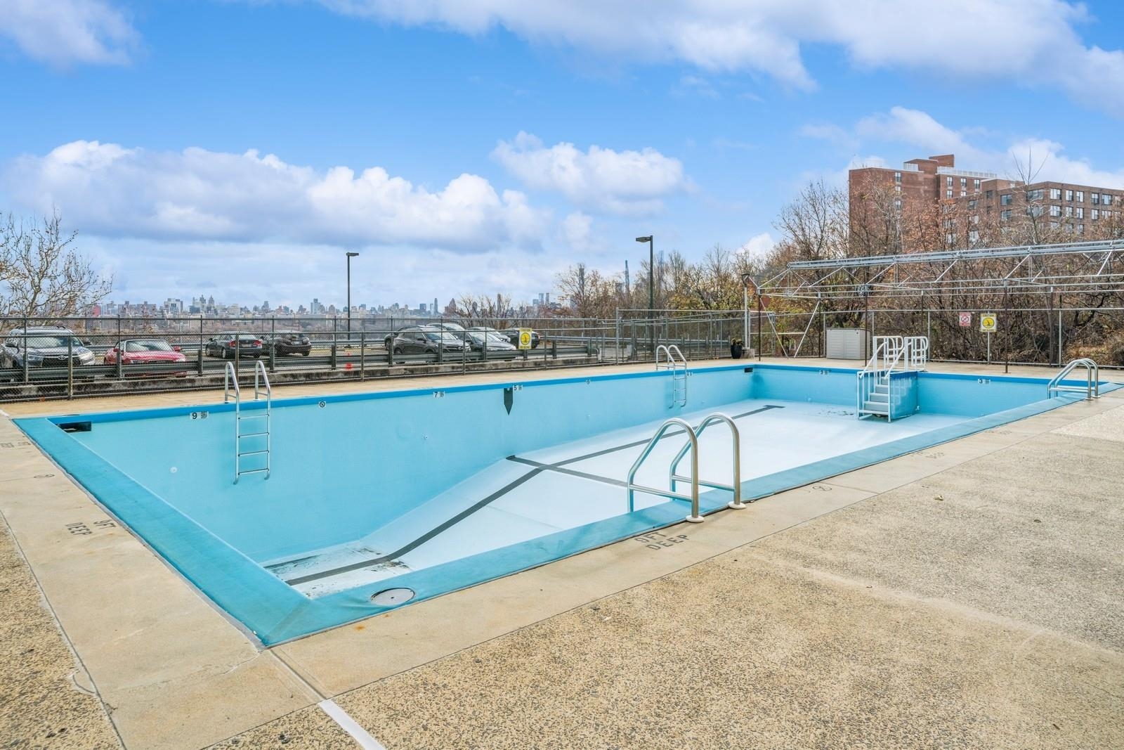 9060 PALISADE AVE Unit: 515