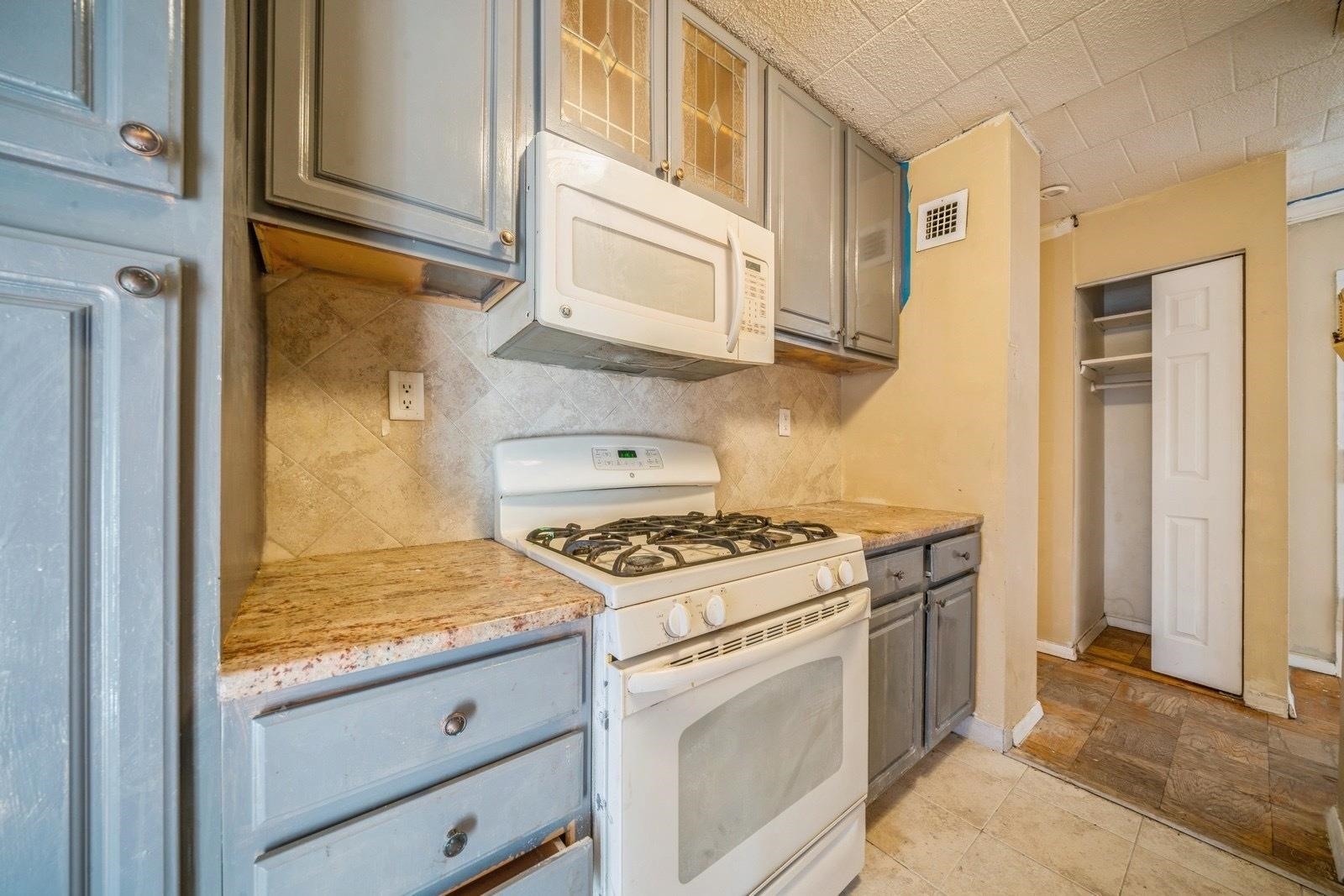 9060 PALISADE AVE Unit: 515