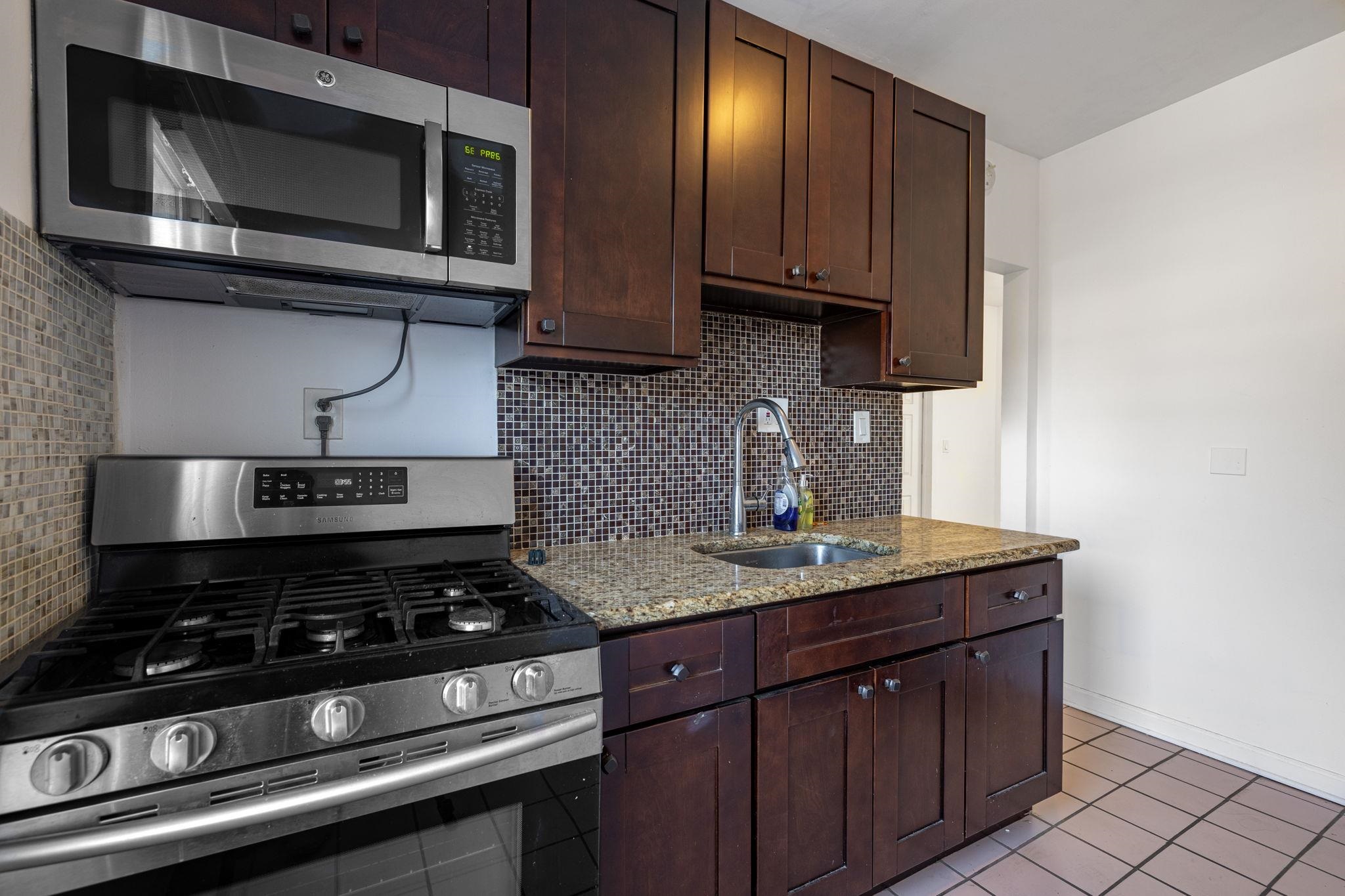 60 JEWETT AVE Unit: 2
