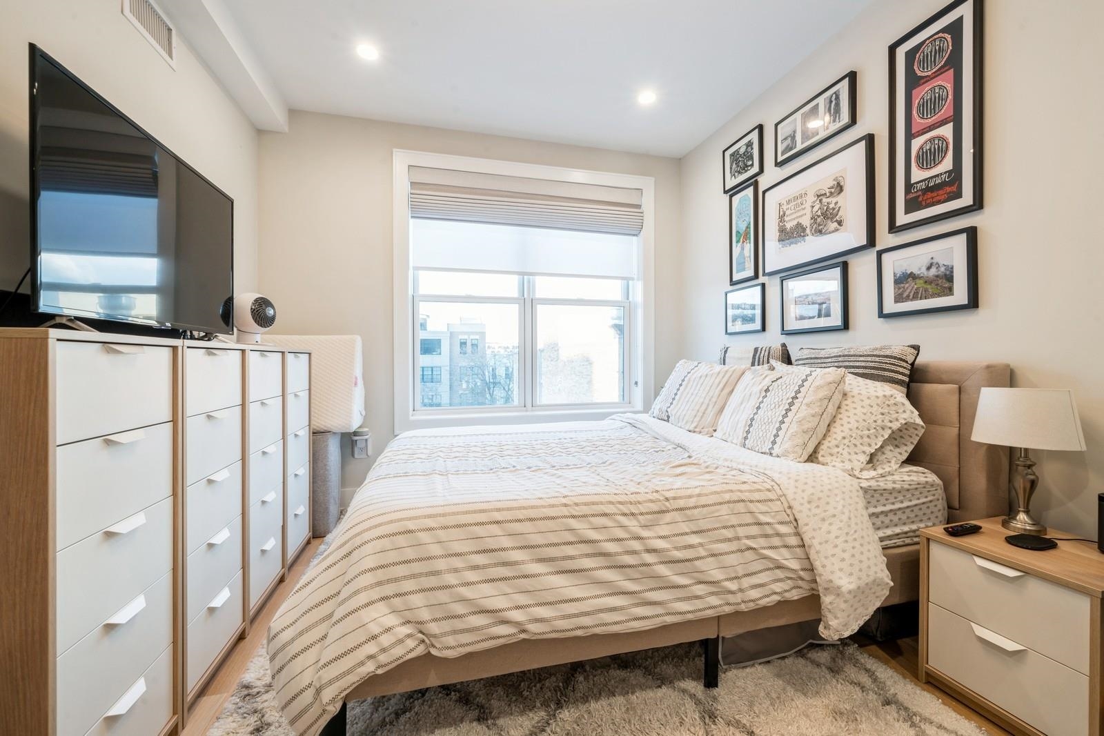 366 6TH ST Unit: 401
