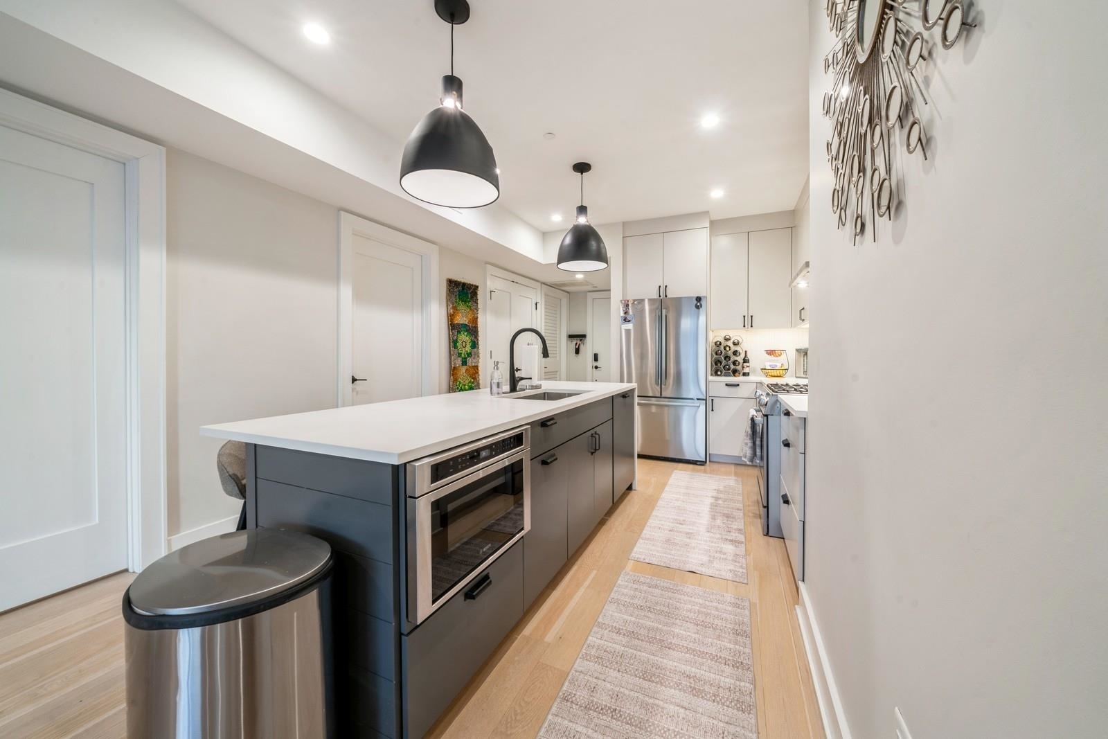 366 6TH ST Unit: 401