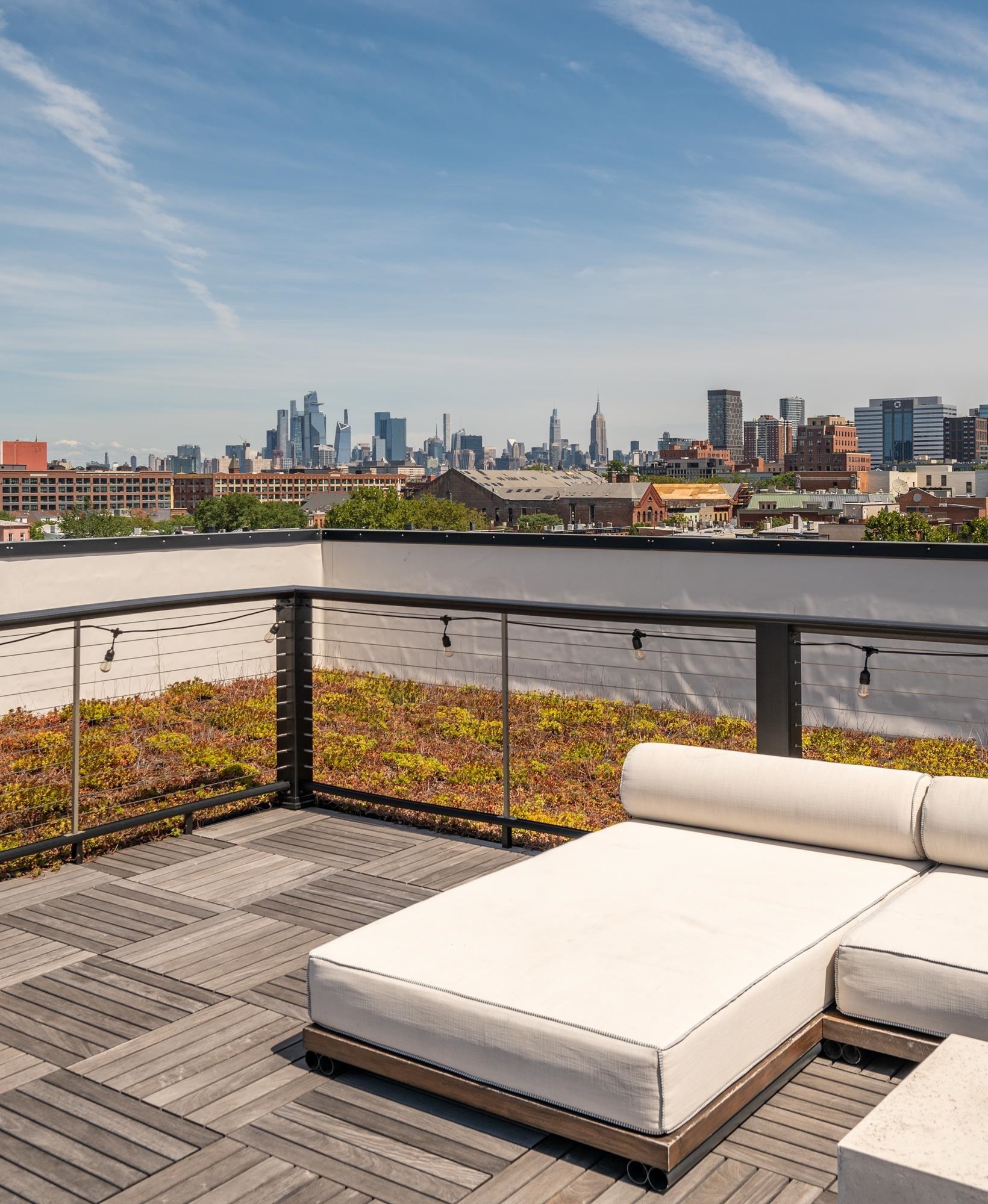 366 6TH ST Unit: 401