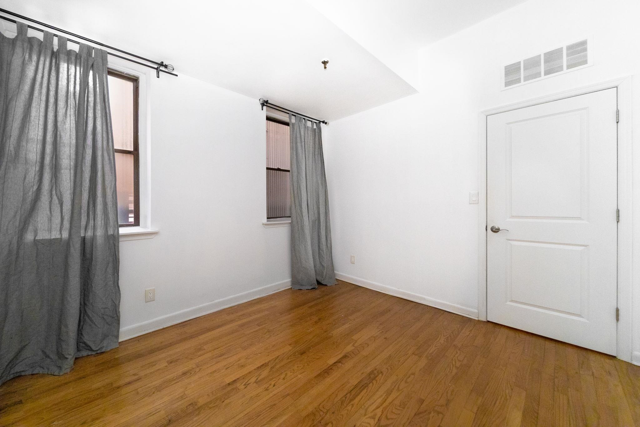 227 CHRISTOPHER COLUMBUS DR Unit: 111b